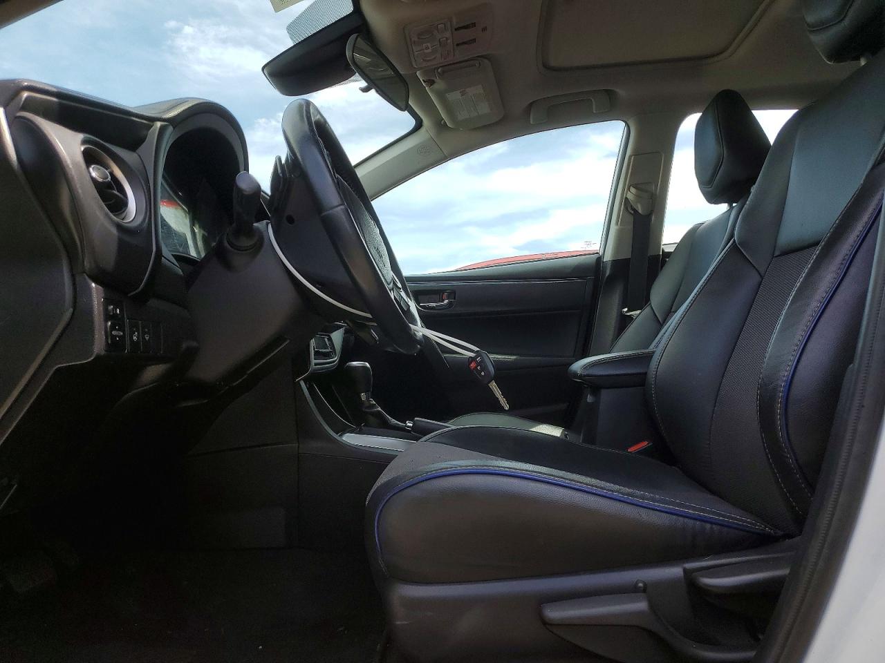 2019 Toyota Corolla L White vin: 2T1BURHE3KC178110