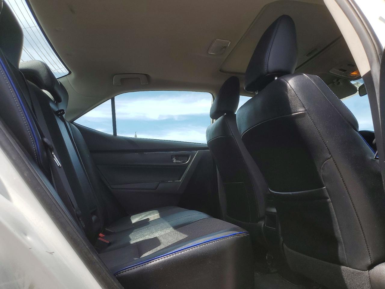 2019 Toyota Corolla L White vin: 2T1BURHE3KC178110