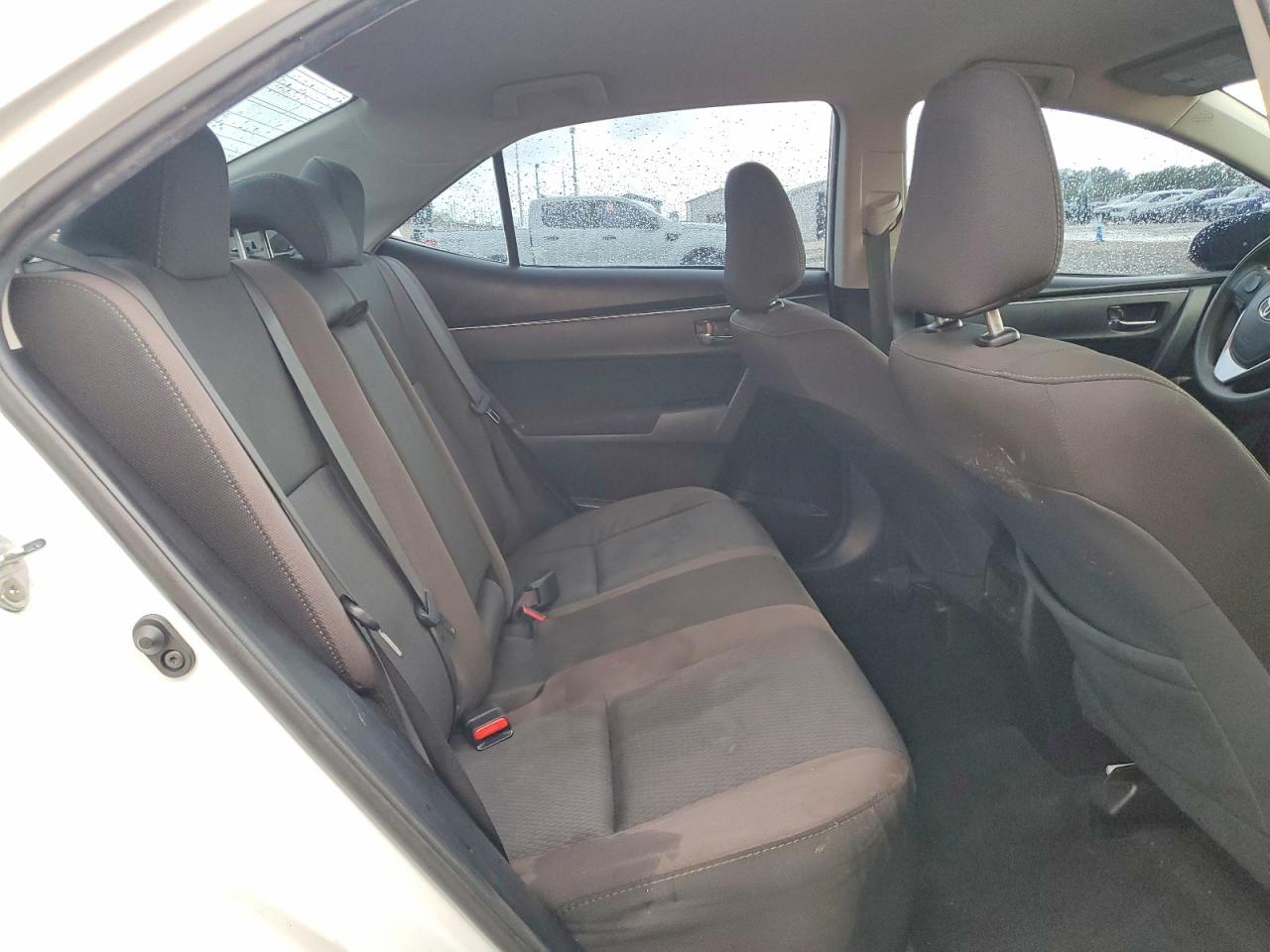 2019 Toyota Corolla Le White vin: 2T1BURHE3KC184330