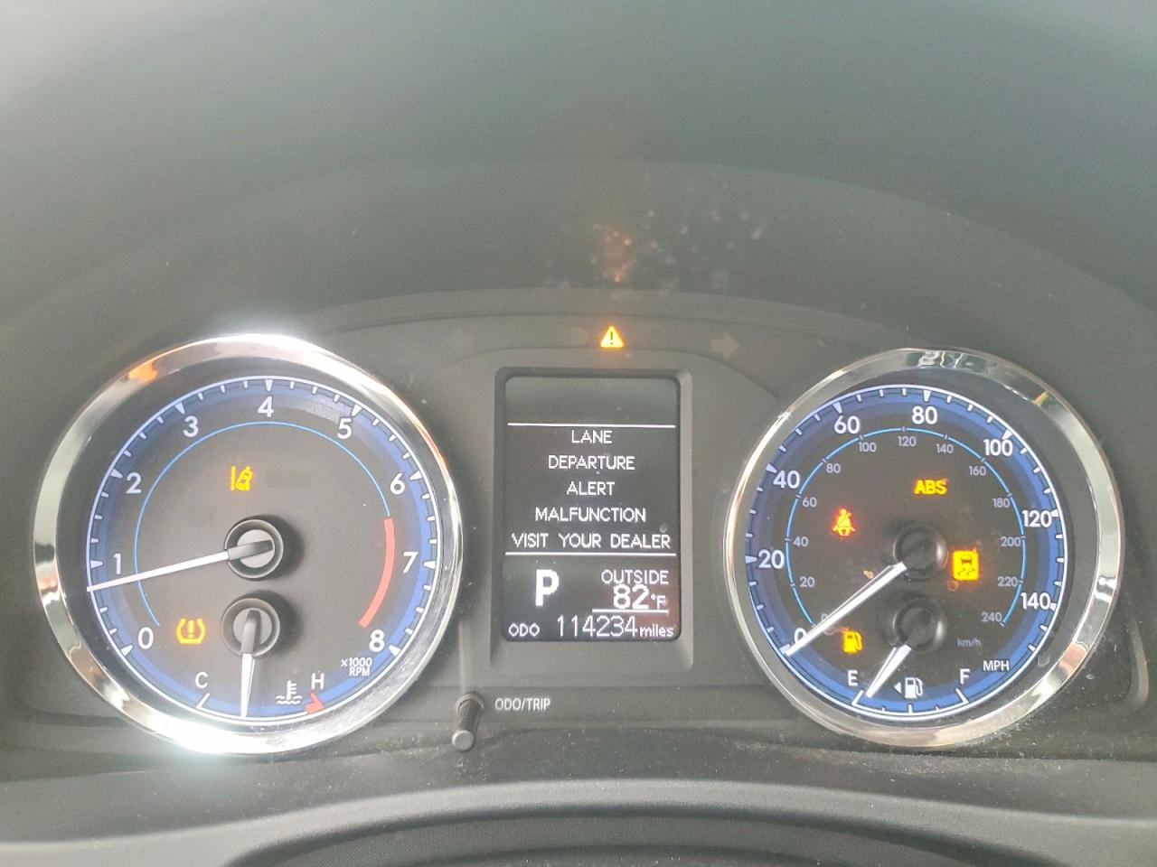 2019 Toyota Corolla Le White vin: 2T1BURHE3KC184330
