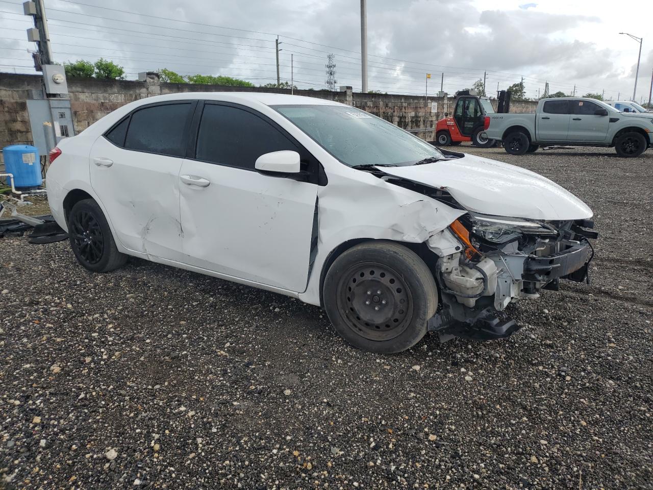2019 Toyota Corolla Le White vin: 2T1BURHE3KC184330 Damage: Right Front Fender, Severe Damage, Replacement Required