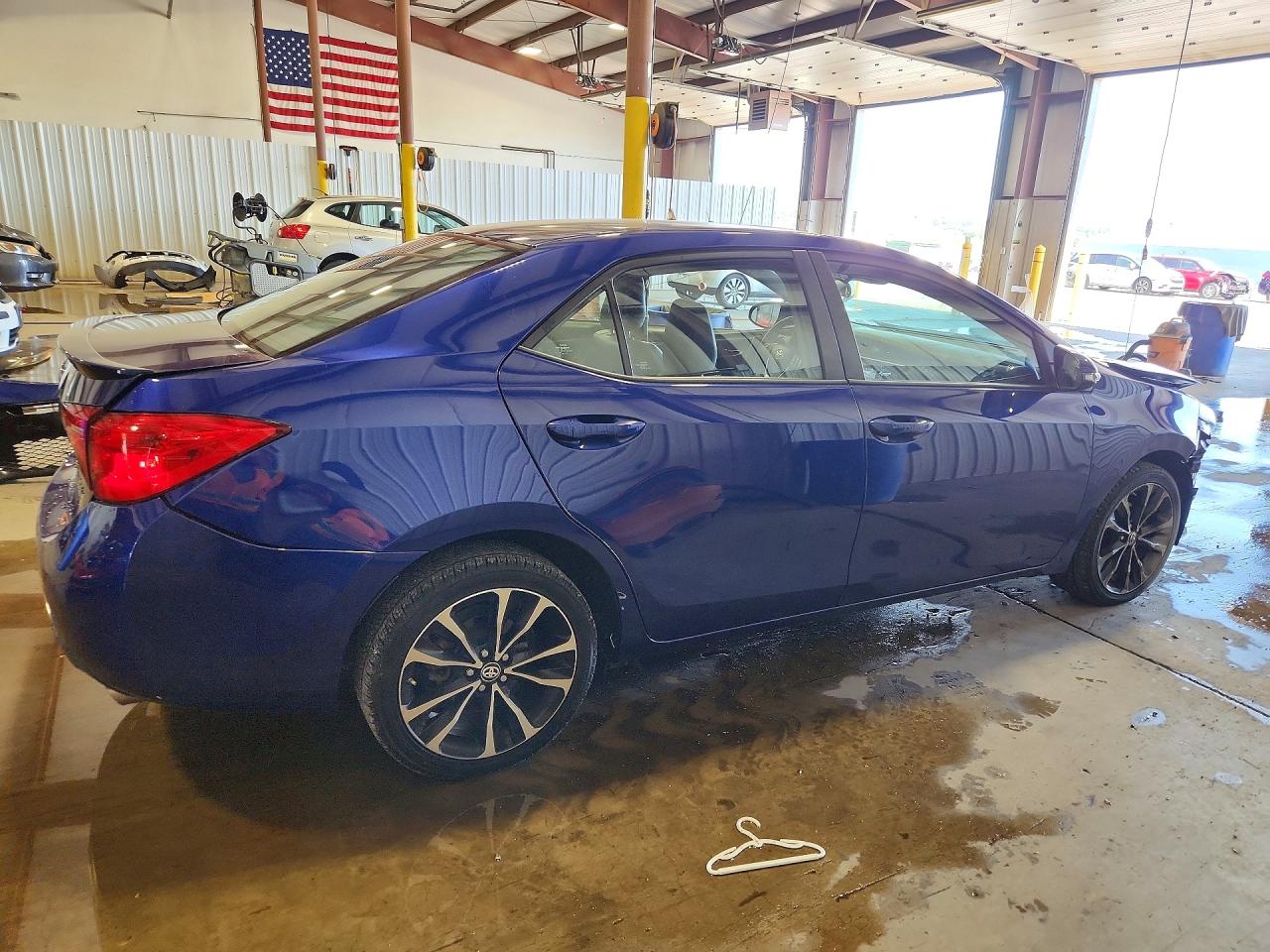 2019 Toyota Corolla Se Blue vin: 2T1BURHE3KC206021