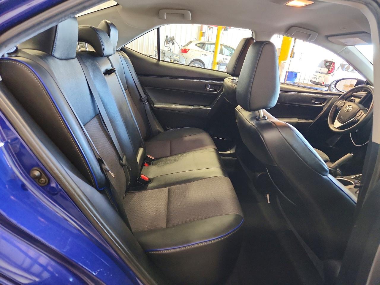 2019 Toyota Corolla Se Blue vin: 2T1BURHE3KC206021