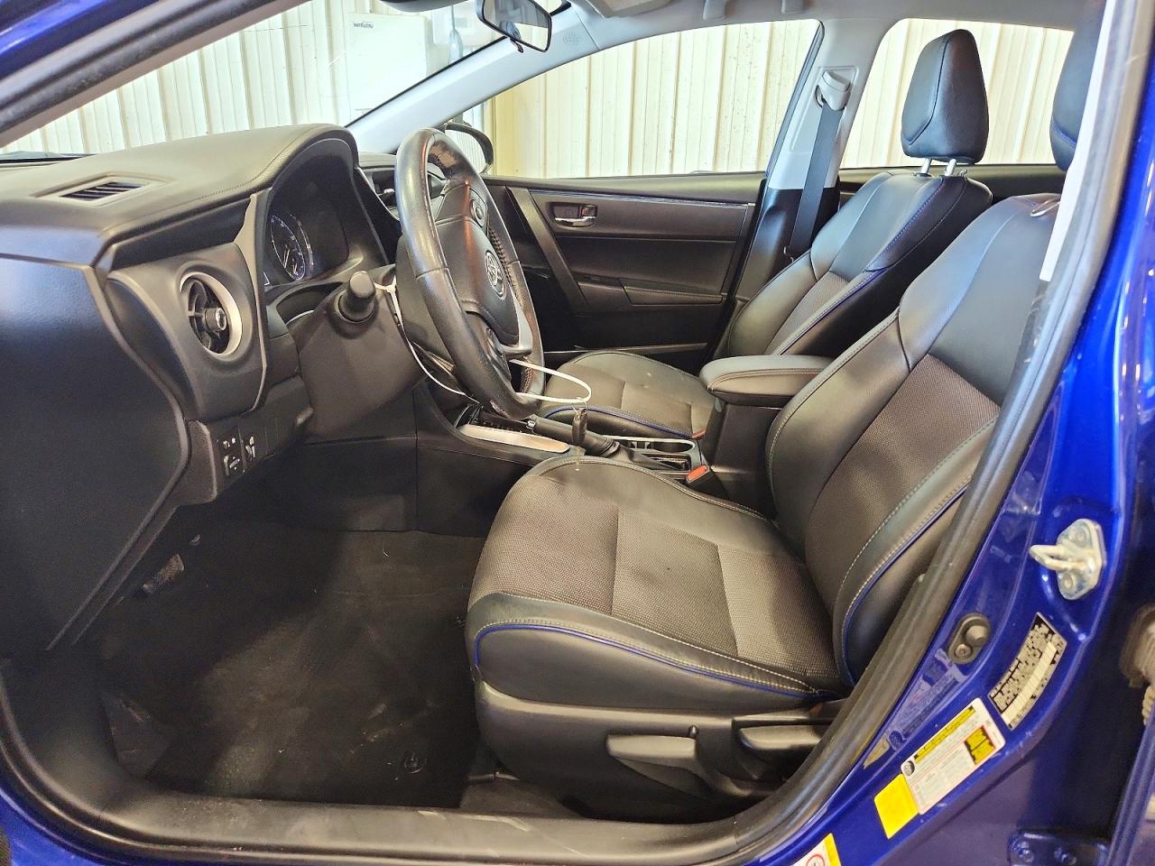2019 Toyota Corolla Se Blue vin: 2T1BURHE3KC206021