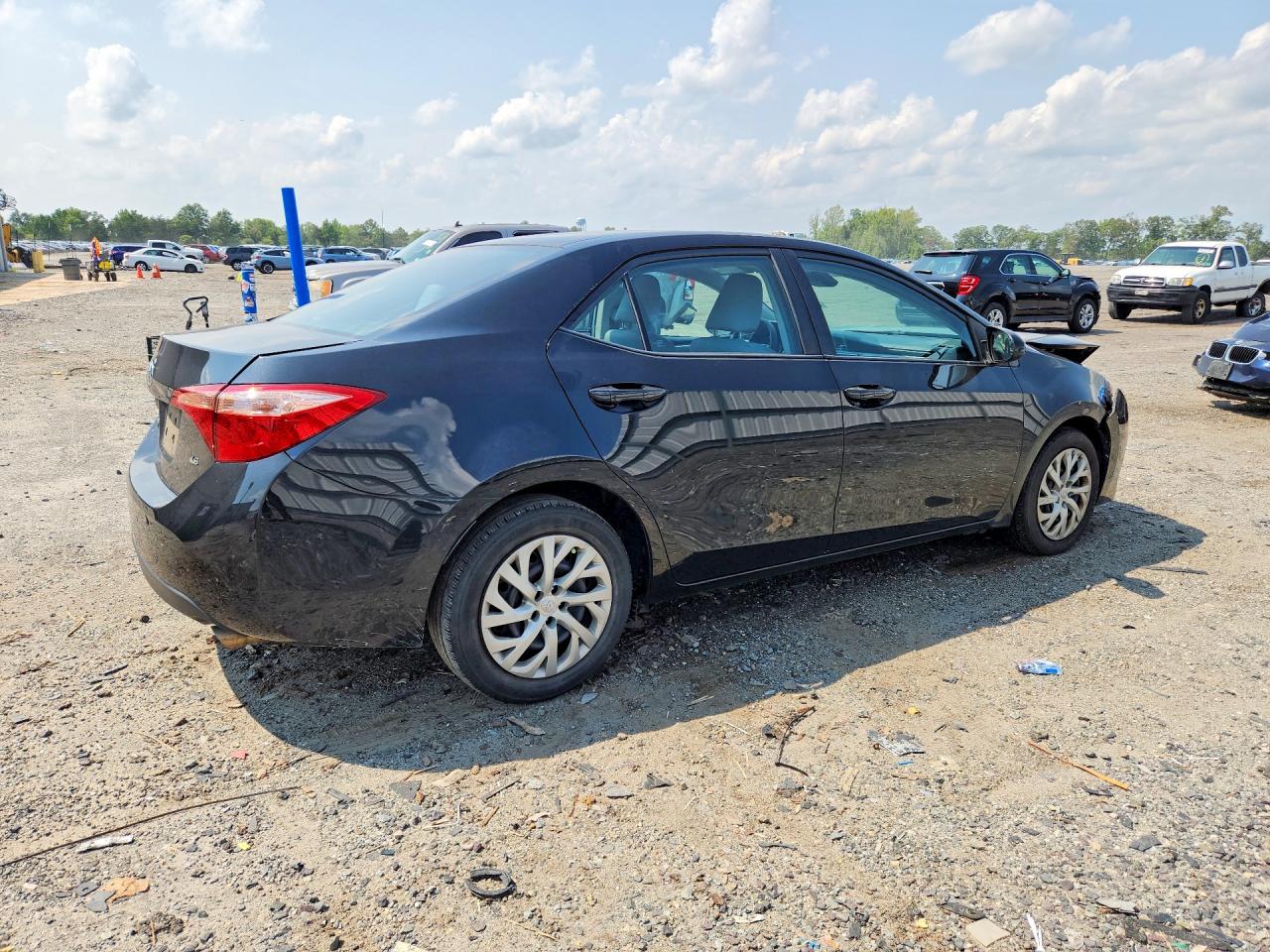 2019 Toyota Corolla Le Black vin: 2T1BURHE3KC209789