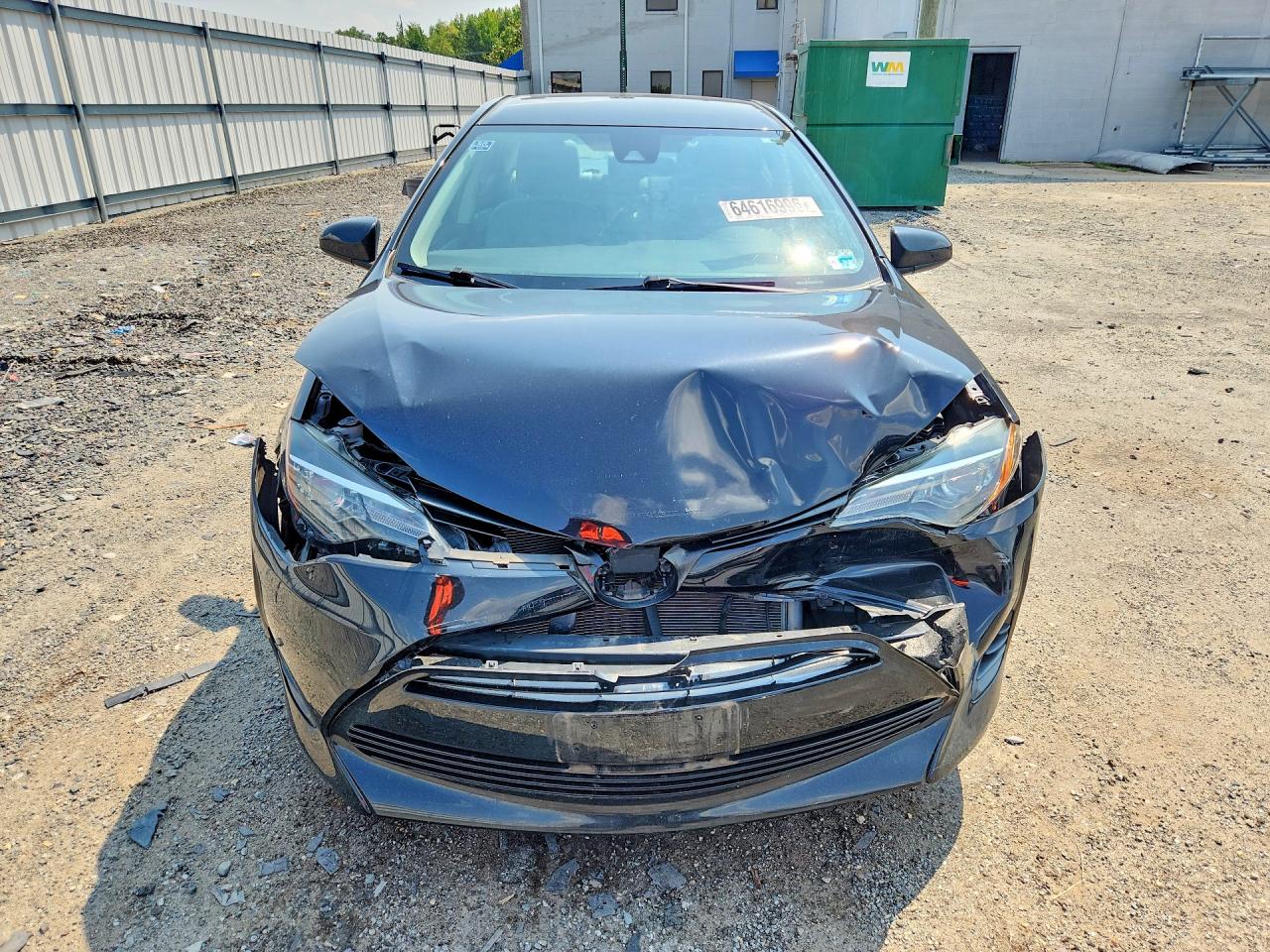 2019 Toyota Corolla Le Black vin: 2T1BURHE3KC209789