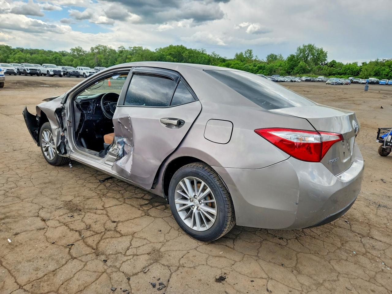 2014 Toyota Corolla Le Plus Silver vin: 2T1BURHE4EC025580