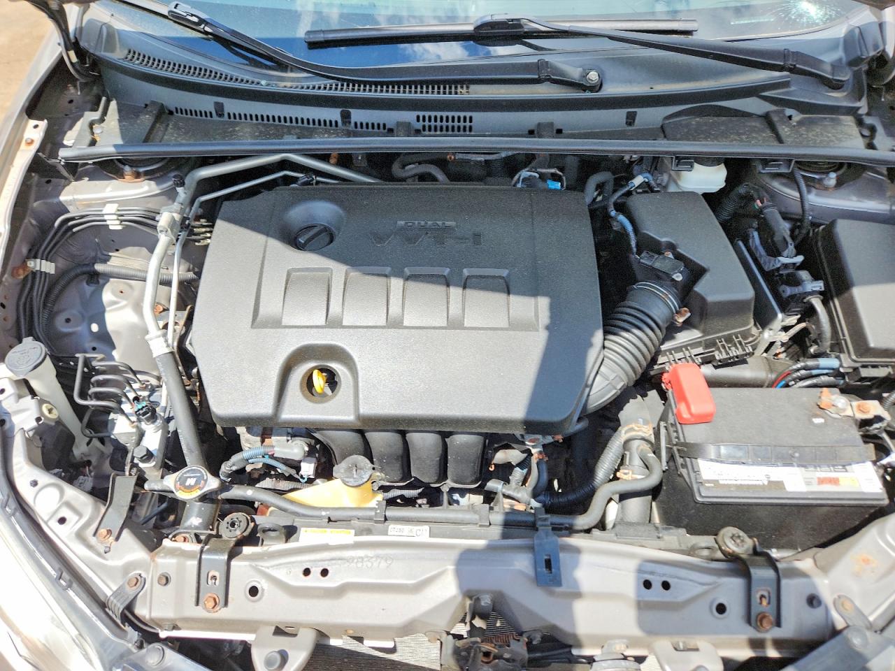 2014 Toyota Corolla Le Plus Silver vin: 2T1BURHE4EC025580