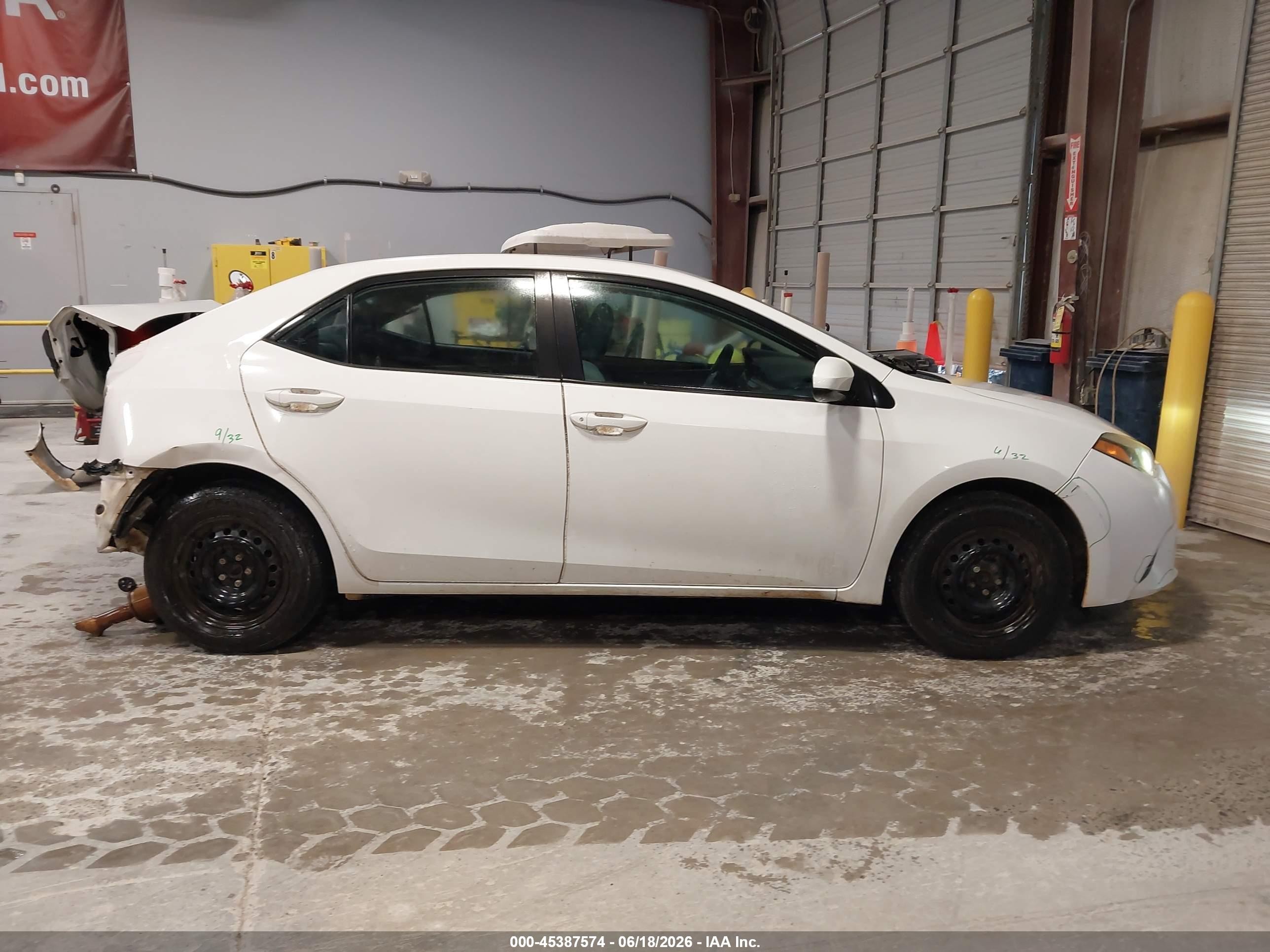 2014 Toyota Corolla L White vin: 2T1BURHE4EC026342