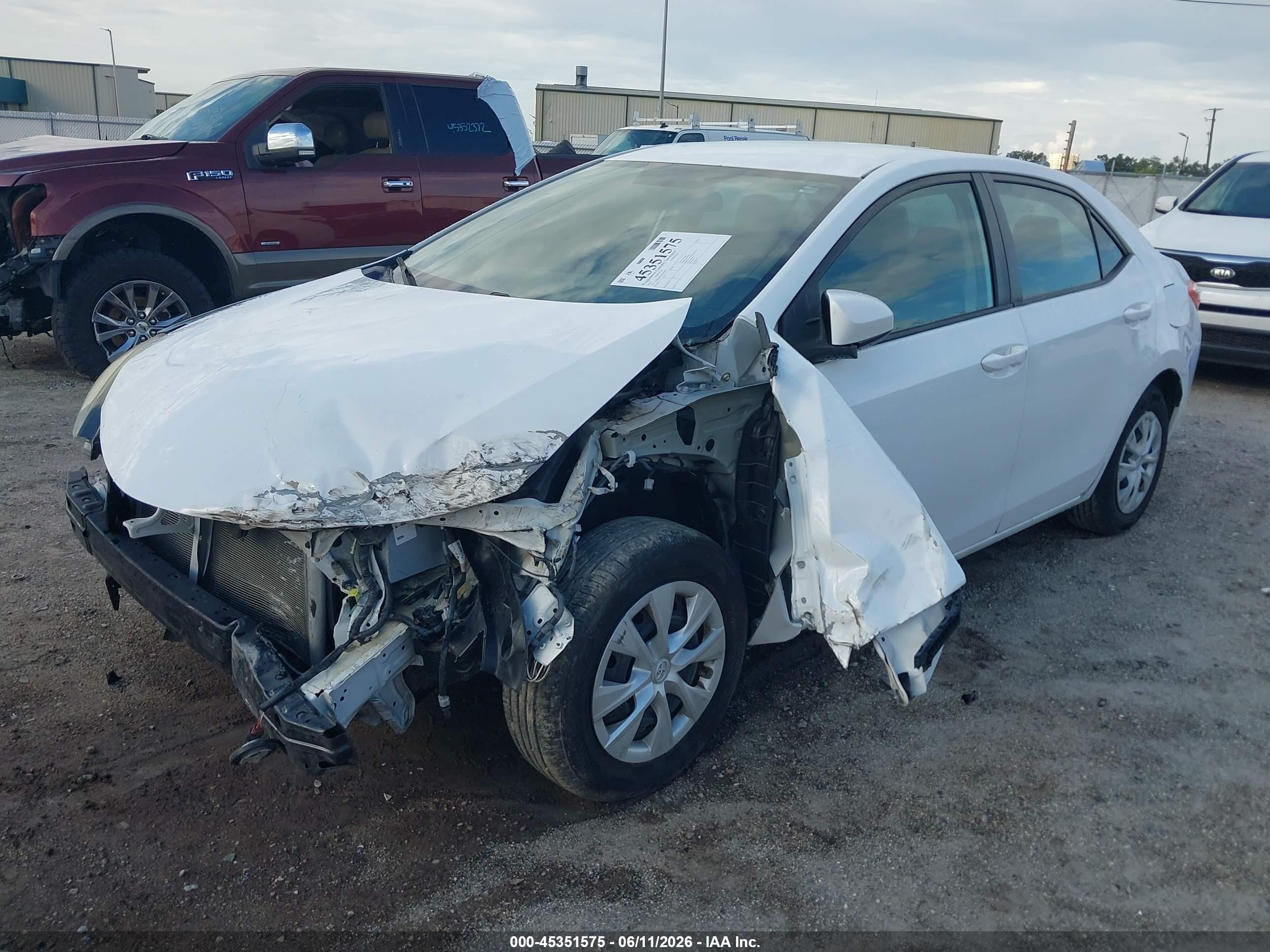 2014 Toyota Corolla L White vin: 2T1BURHE4EC105073