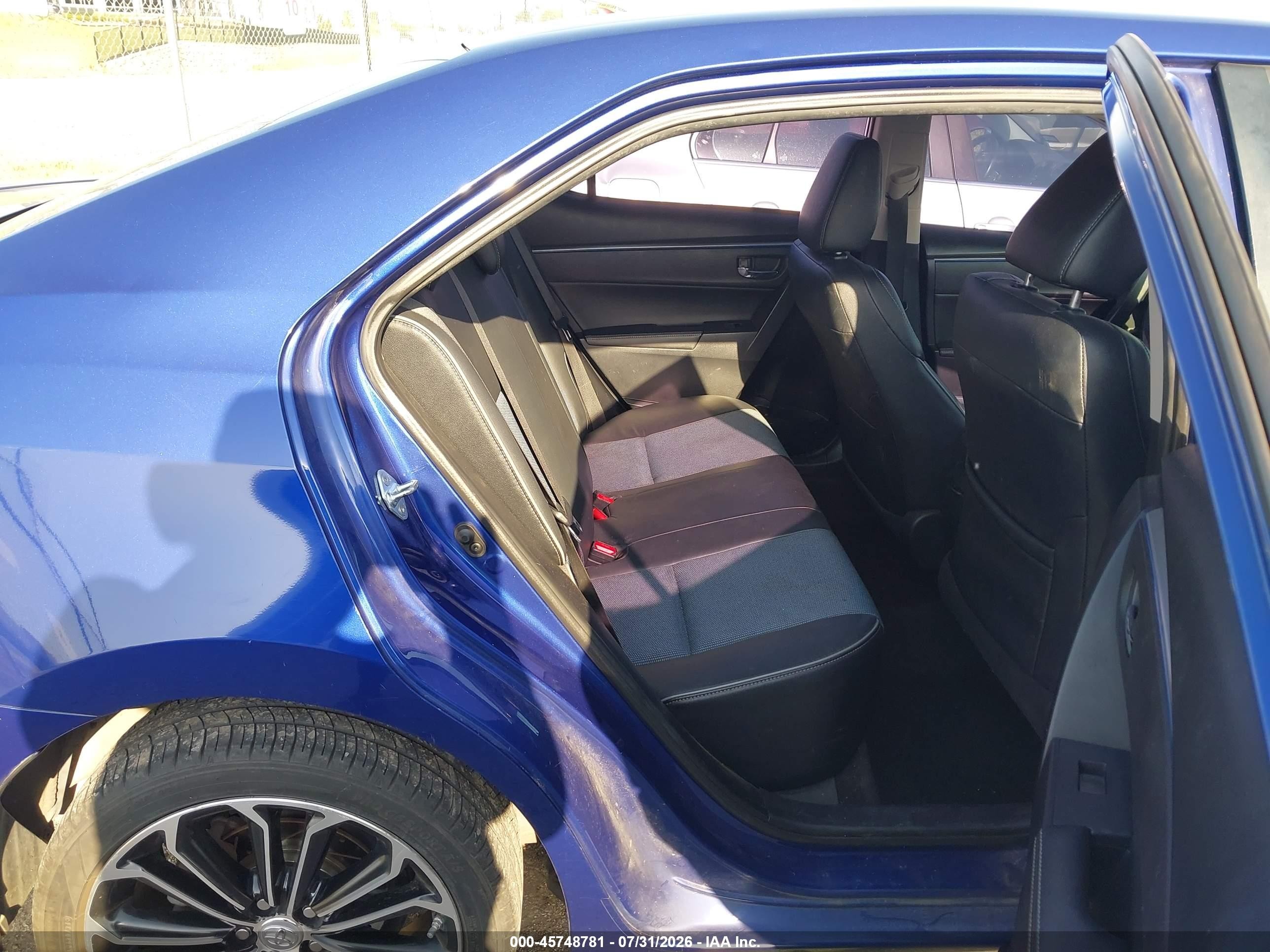 2014 Toyota Corolla S Plus Blue vin: 2T1BURHE4EC129308
