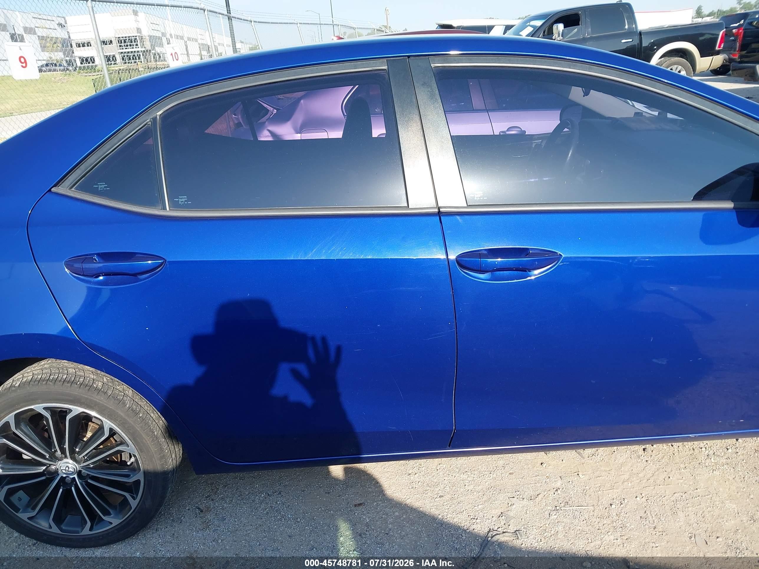 2014 Toyota Corolla S Plus Blue vin: 2T1BURHE4EC129308