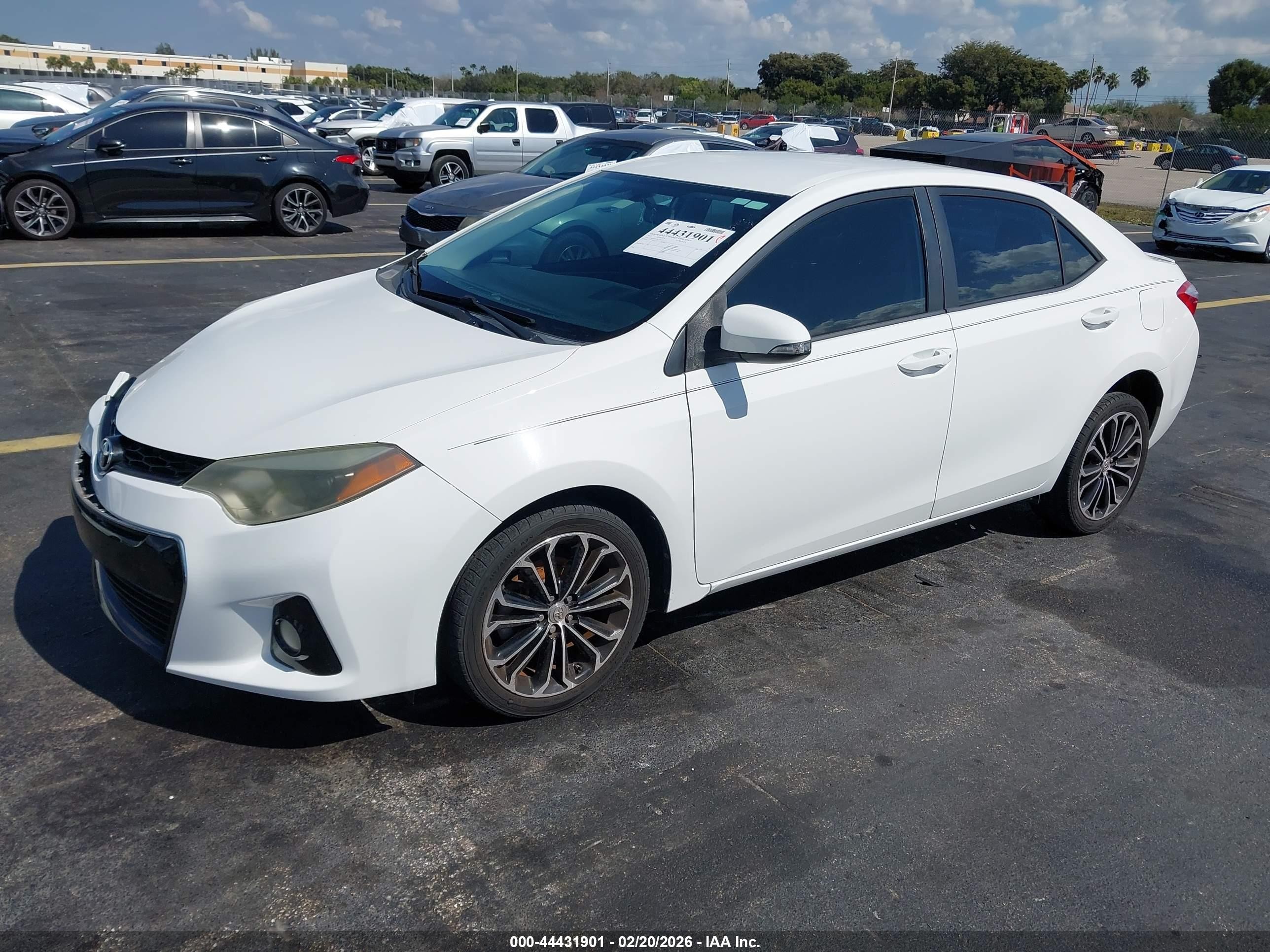 2014 Toyota Corolla S Plus Белый vin: 2T1BURHE4EC146223