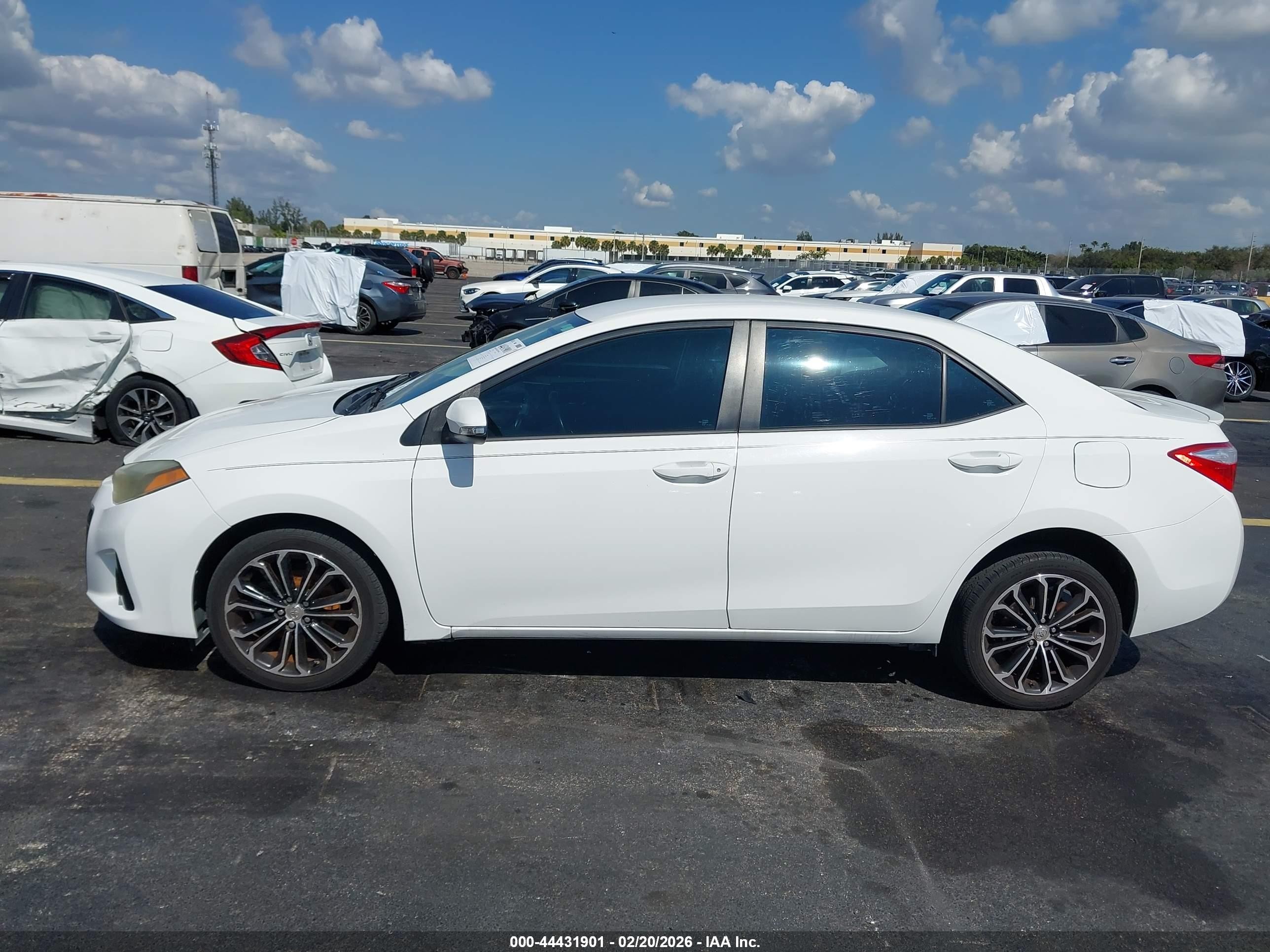 2014 Toyota Corolla S Plus Белый vin: 2T1BURHE4EC146223