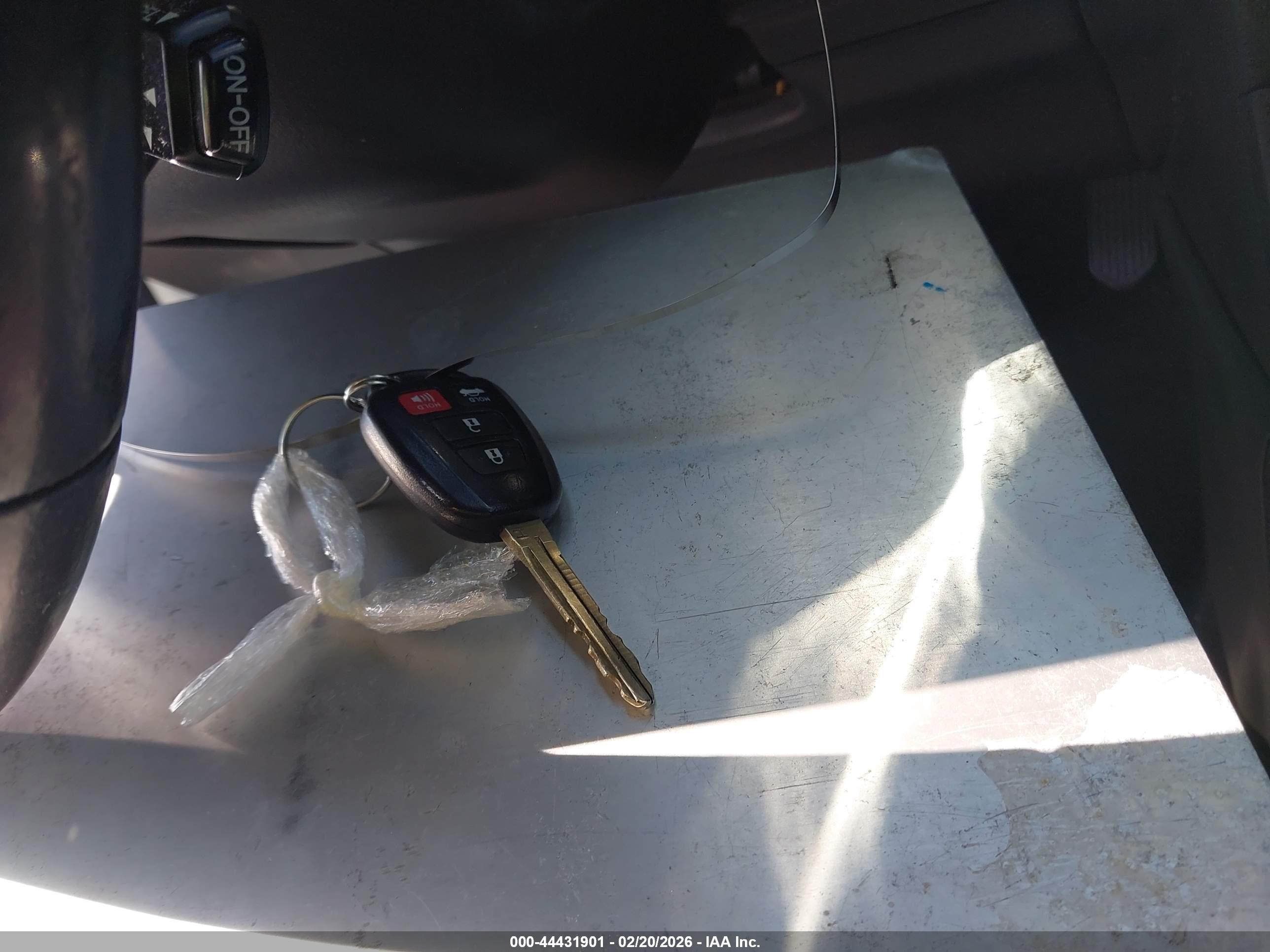 2014 Toyota Corolla S Plus Белый vin: 2T1BURHE4EC146223