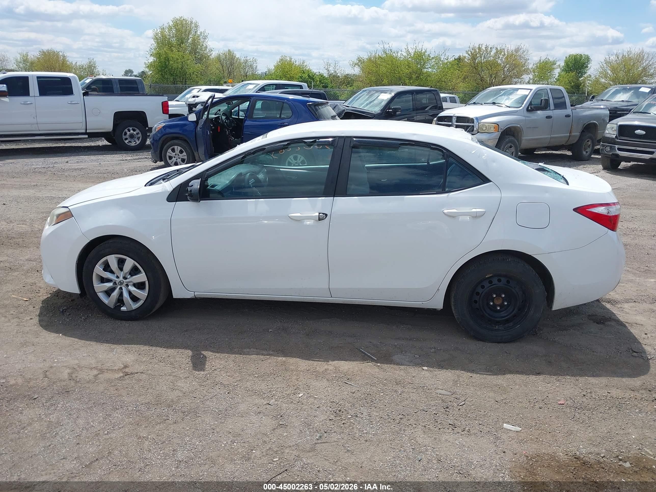 2014 Toyota Corolla Le White vin: 2T1BURHE4EC180209