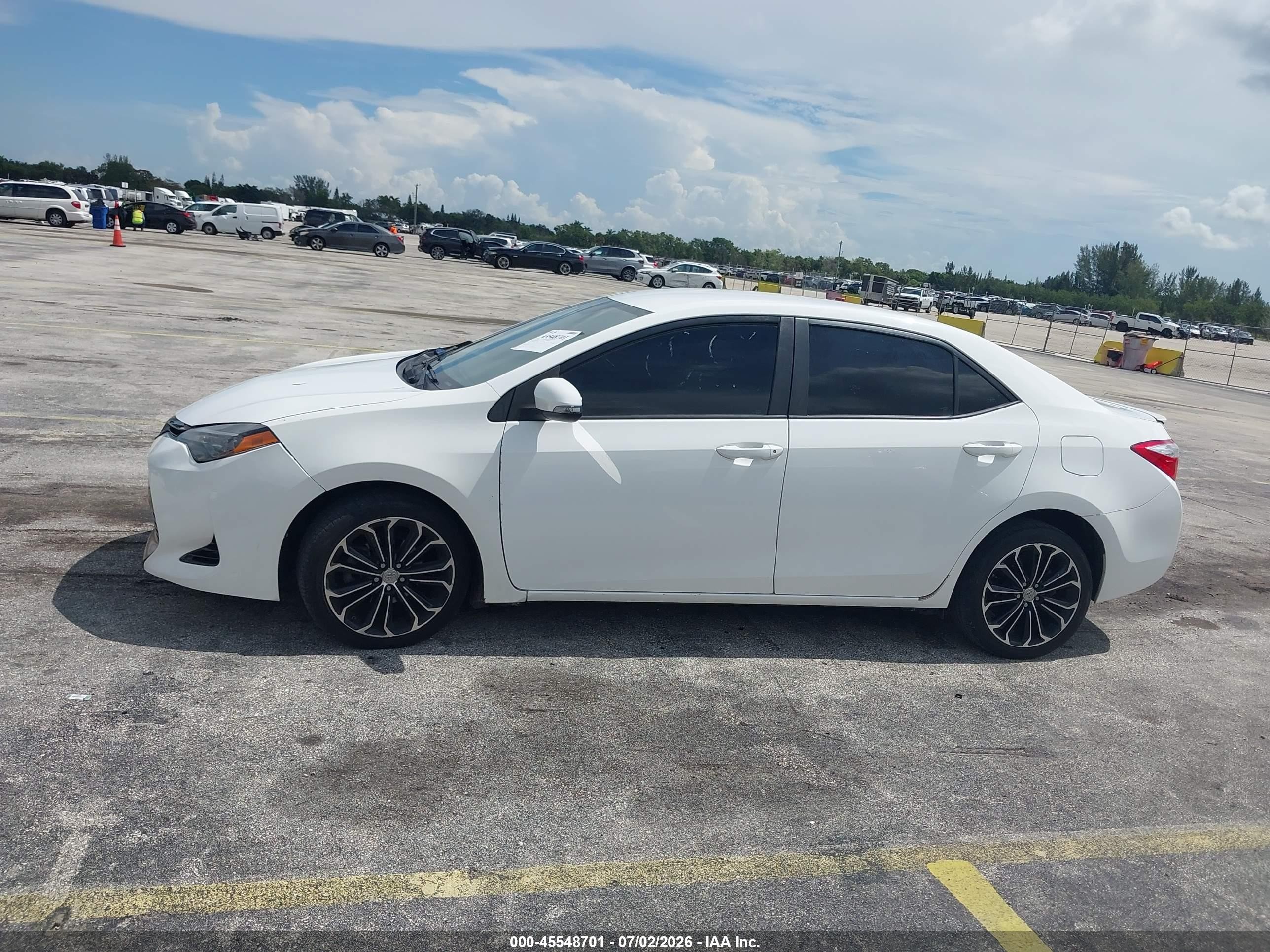 2014 Toyota Corolla S Plus White vin: 2T1BURHE4EC186513