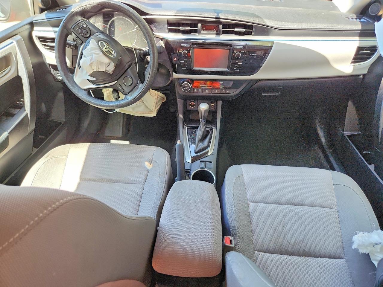 2015 Toyota Corolla Le Red vin: 2T1BURHE4FC253872