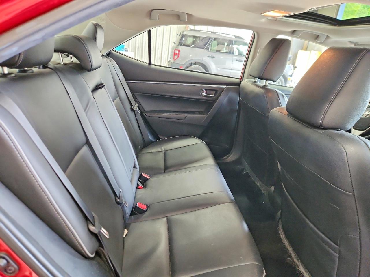 2015 Toyota Corolla S Premium Красный vin: 2T1BURHE4FC260658