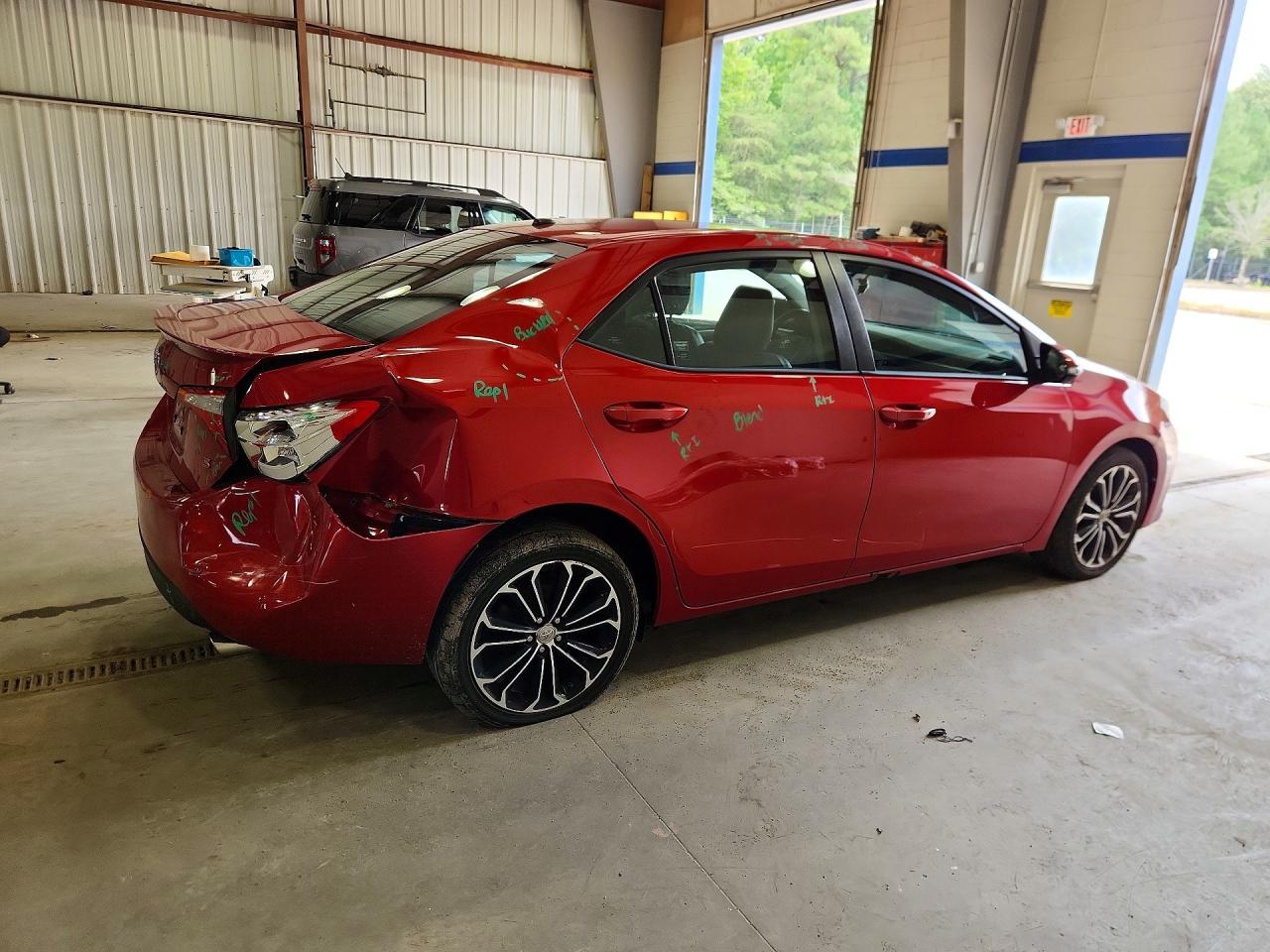2015 Toyota Corolla S Premium Красный vin: 2T1BURHE4FC260658