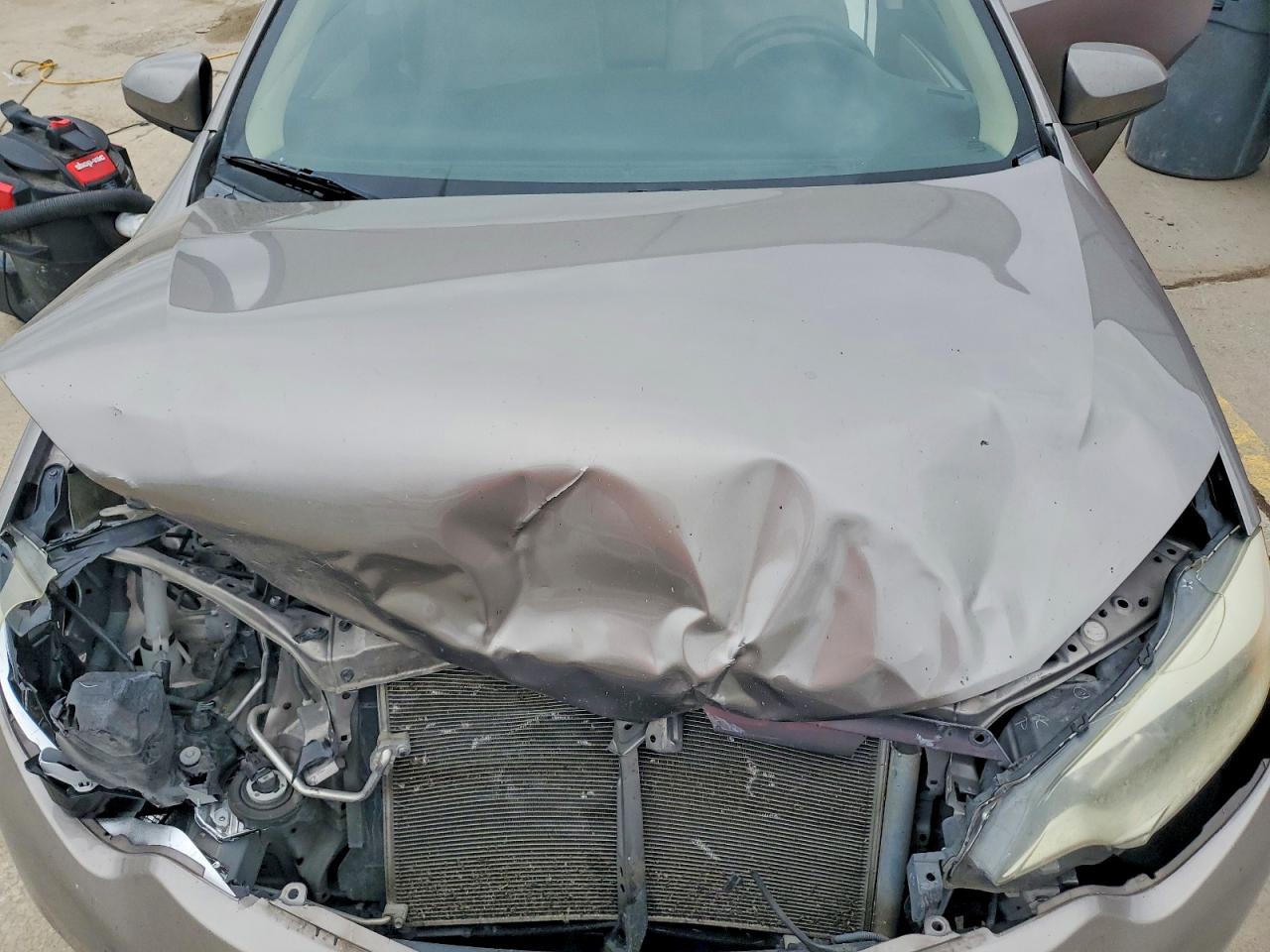 2015 Toyota Corolla Le Silver vin: 2T1BURHE4FC262586
