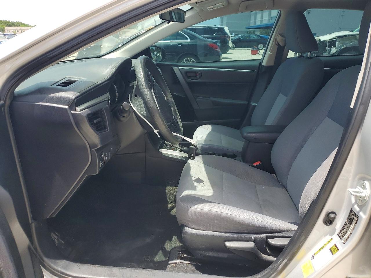 2015 Toyota Corolla Silver vin: 2T1BURHE4FC268632
