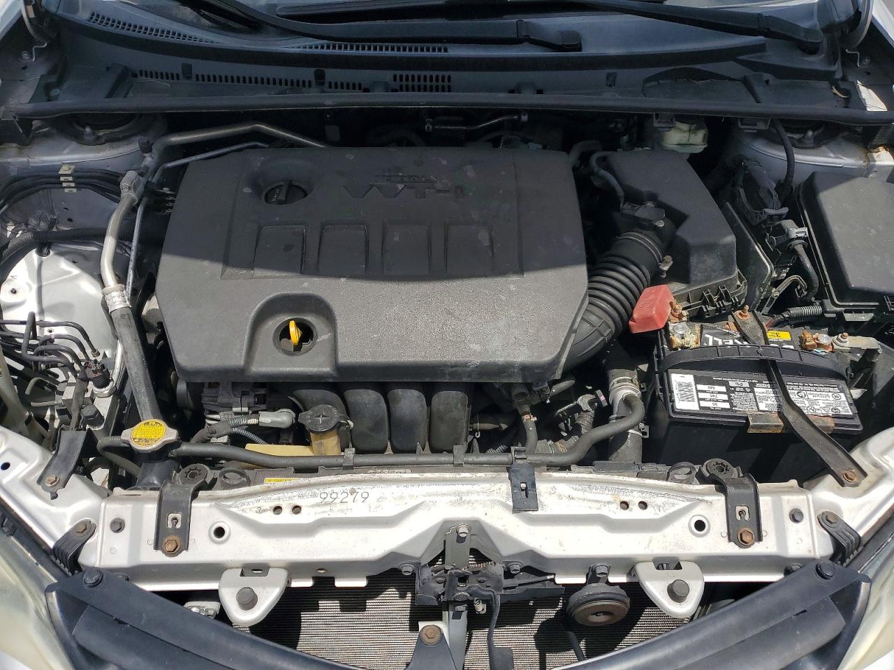 2015 Toyota Corolla Silver vin: 2T1BURHE4FC268632