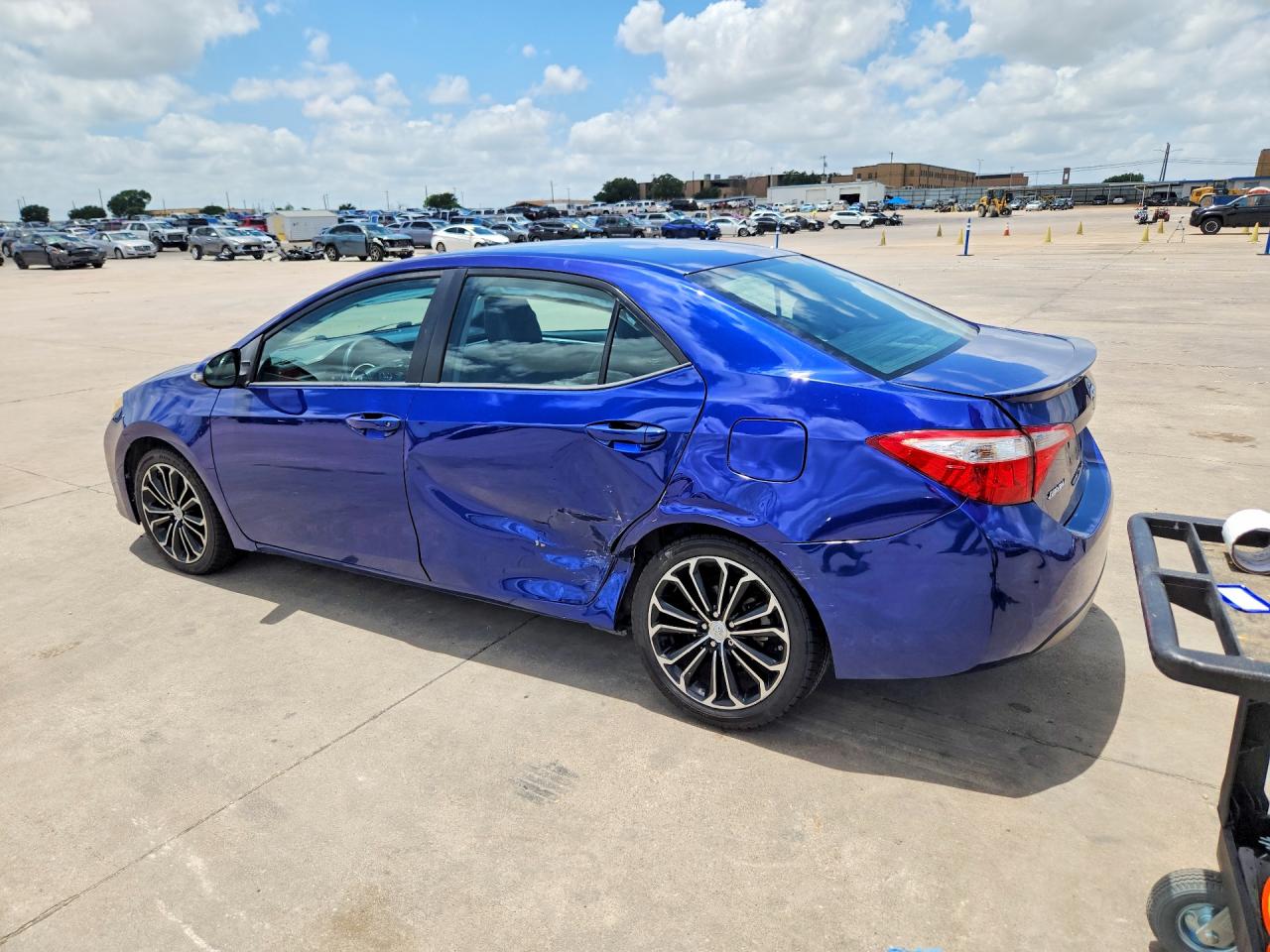 2015 Toyota Corolla S Plus Blue vin: 2T1BURHE4FC307316
