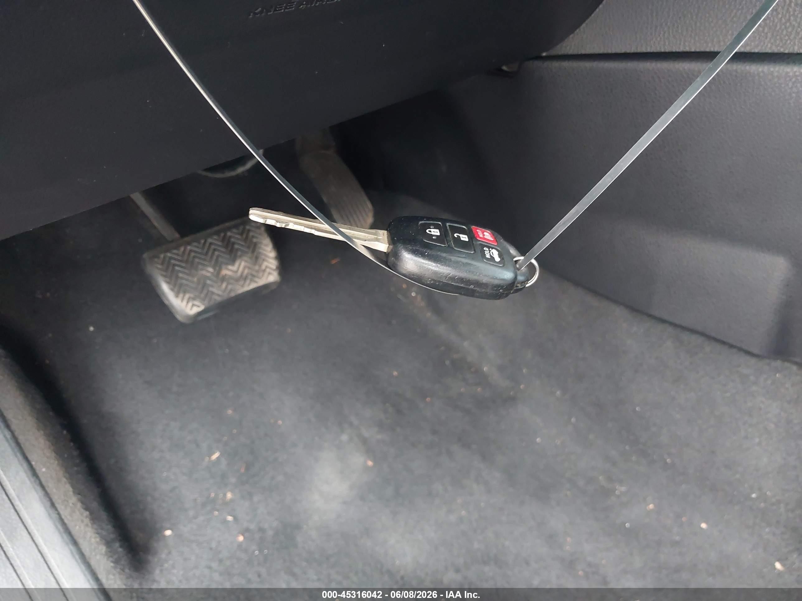 2015 Toyota Corolla Le Серый vin: 2T1BURHE4FC317408