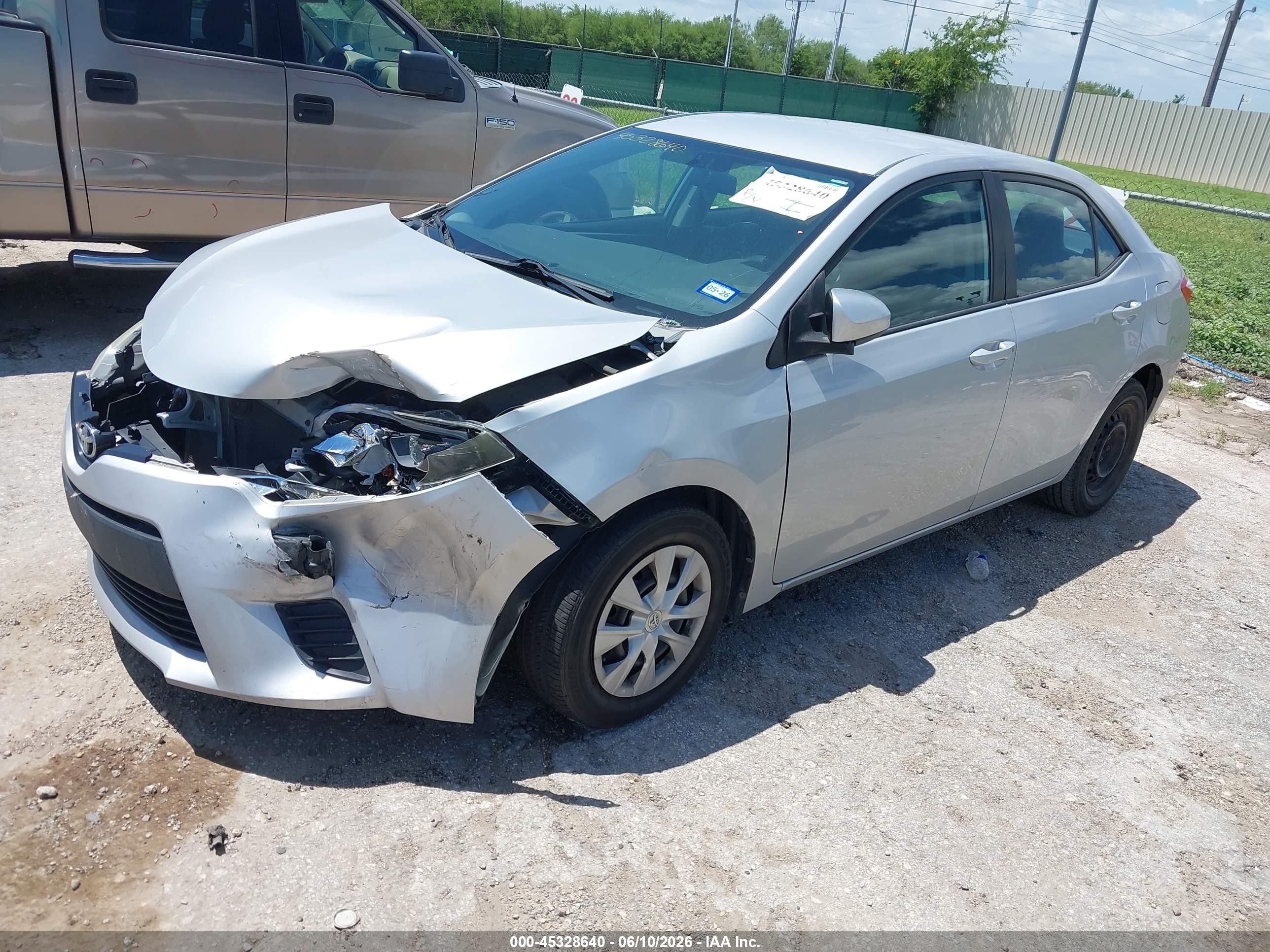 2015 Toyota Corolla L Серебряный vin: 2T1BURHE4FC319983