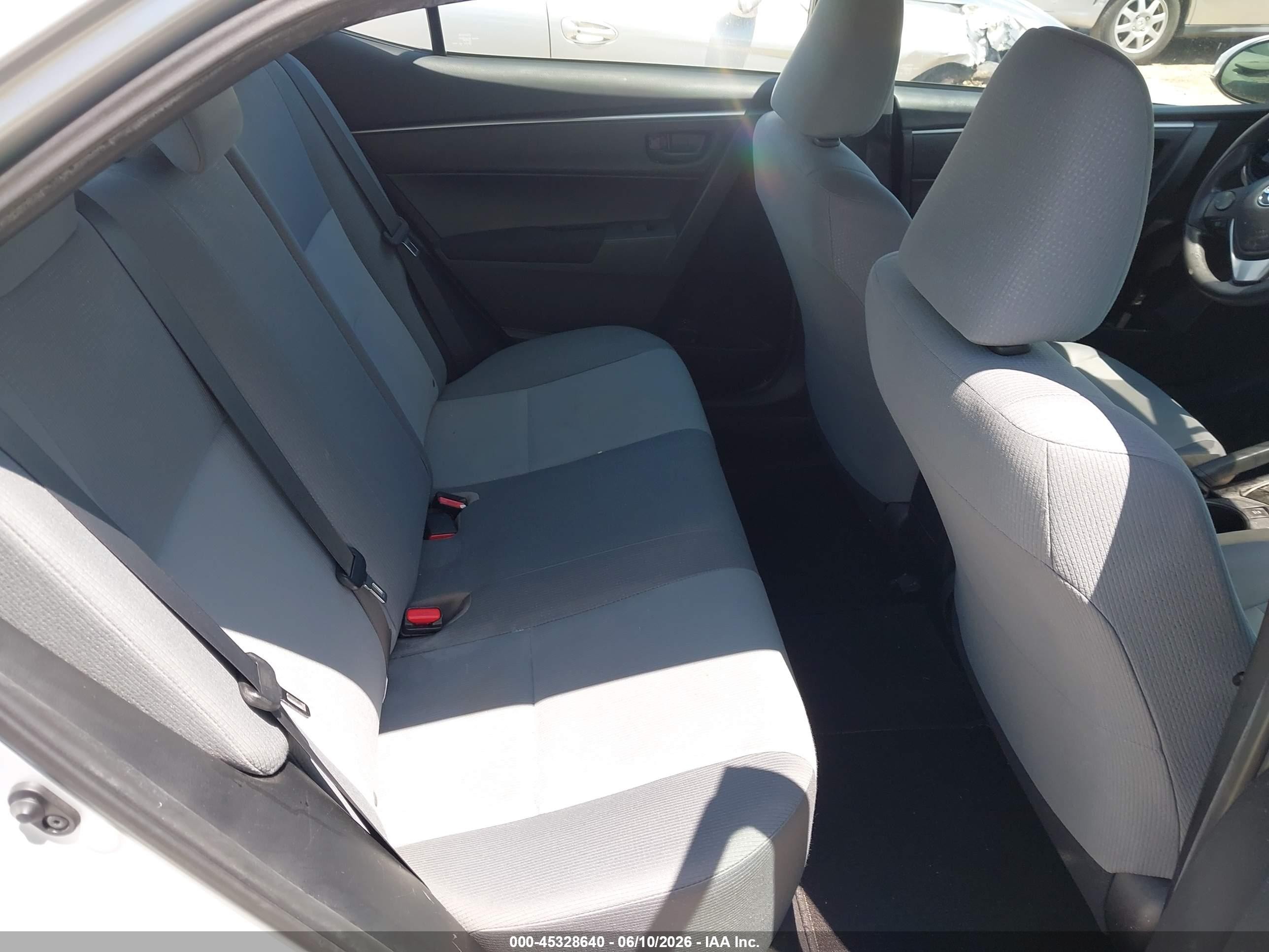 2015 Toyota Corolla L Серебряный vin: 2T1BURHE4FC319983