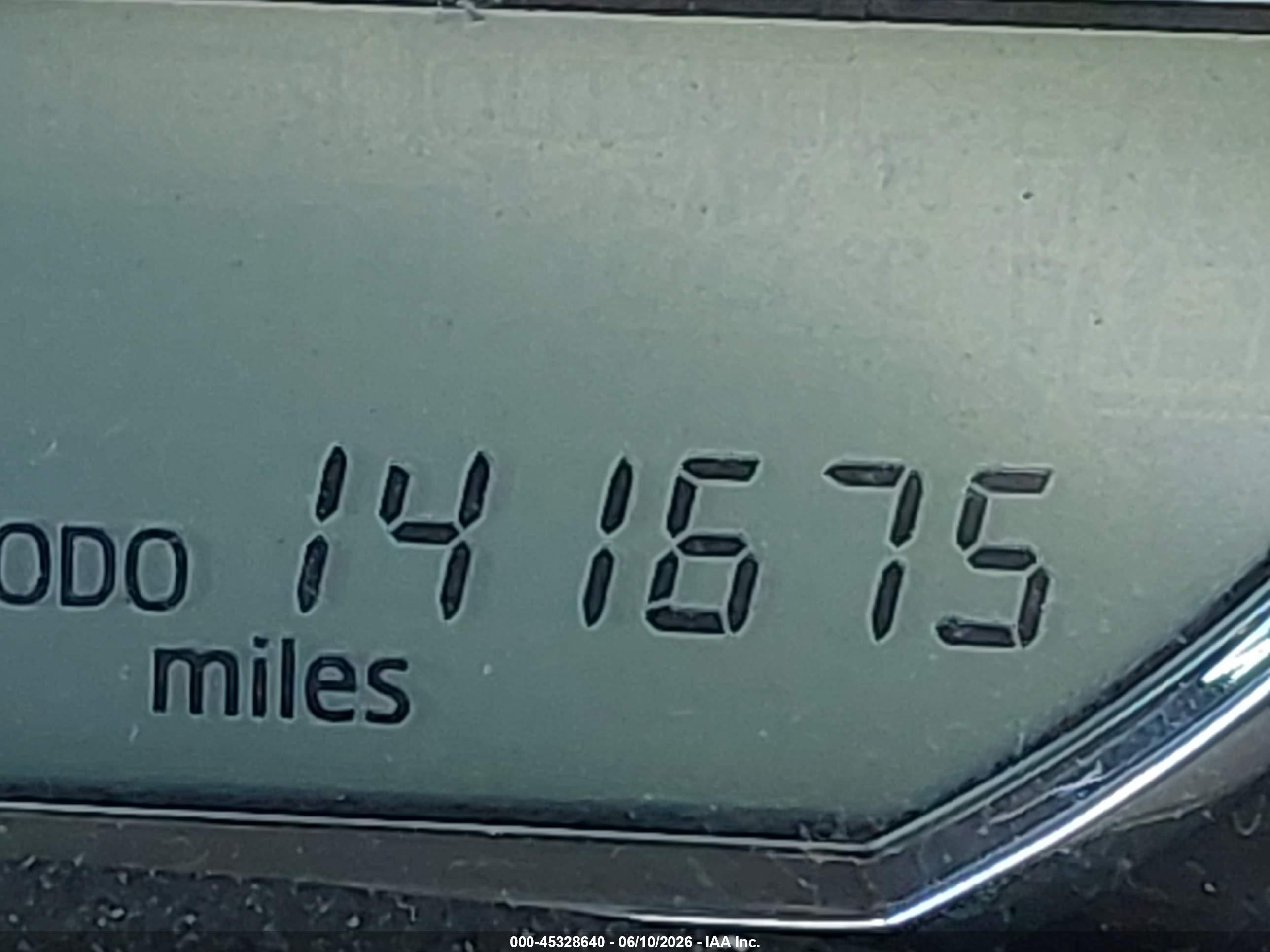 2015 Toyota Corolla L Серебряный vin: 2T1BURHE4FC319983