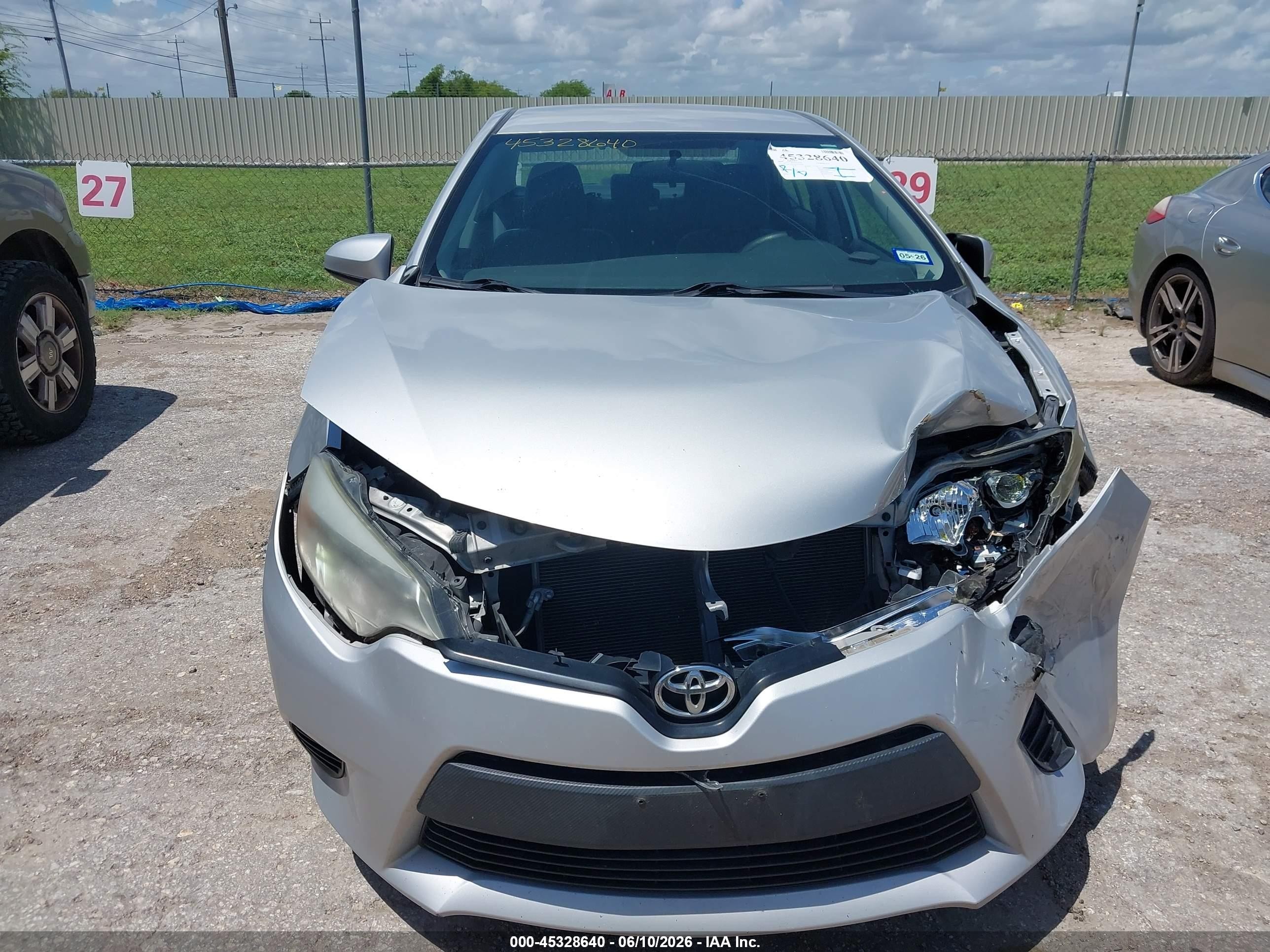 2015 Toyota Corolla L Серебряный vin: 2T1BURHE4FC319983