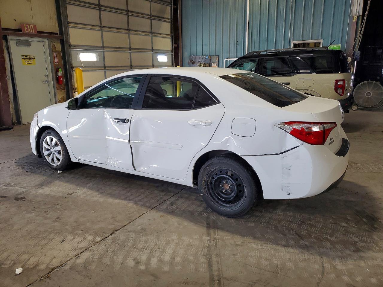 2015 Toyota Corolla Le White vin: 2T1BURHE4FC335505