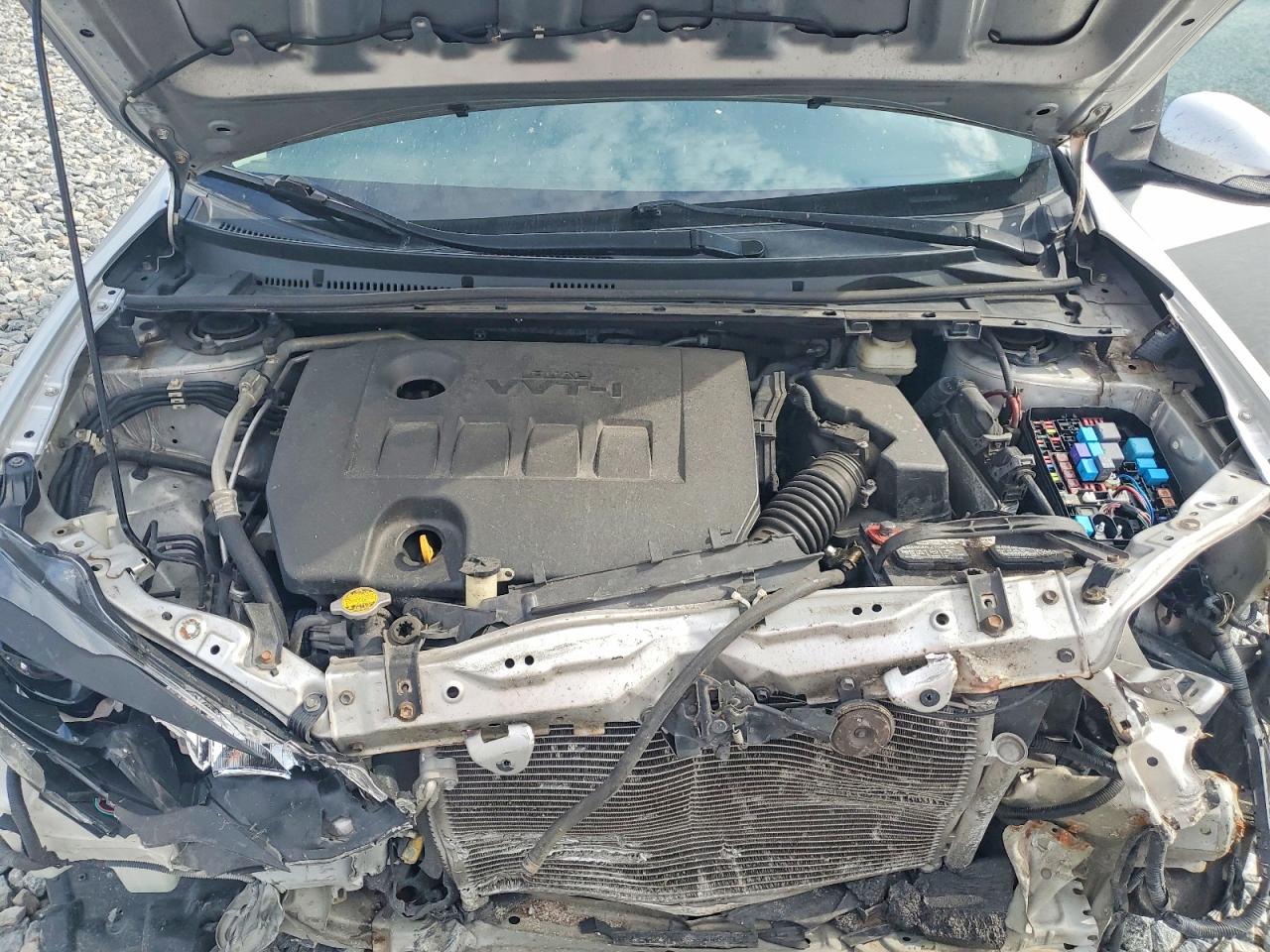 2015 Toyota Corolla S Plus Серебряный vin: 2T1BURHE4FC350876