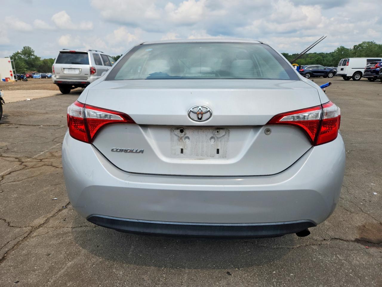 2015 Toyota Corolla L Silver vin: 2T1BURHE4FC357407
