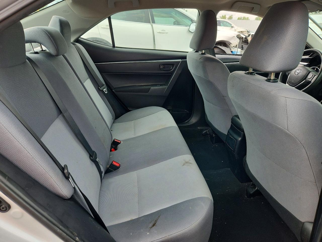 2015 Toyota Corolla L Silver vin: 2T1BURHE4FC357407