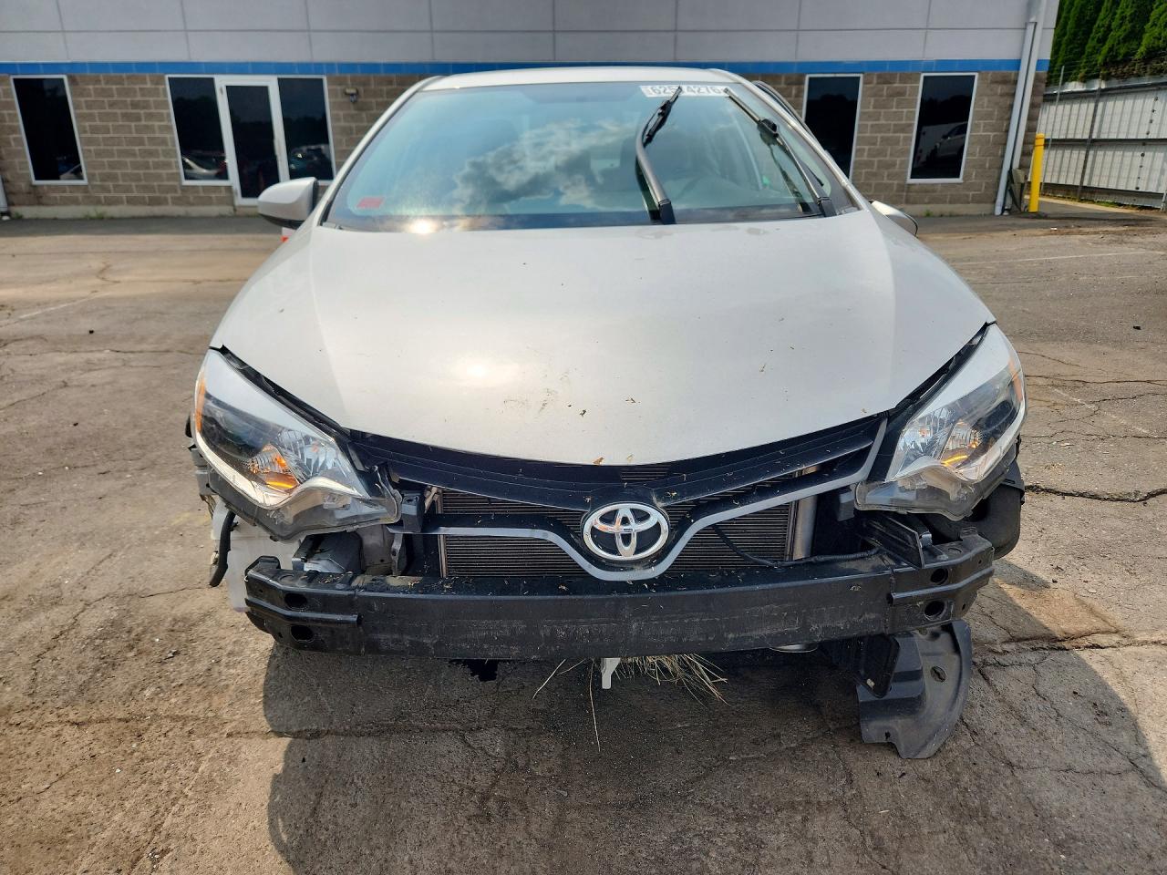 2015 Toyota Corolla L Silver vin: 2T1BURHE4FC357407