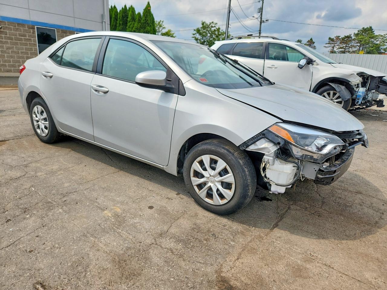 2015 Toyota Corolla L Silver vin: 2T1BURHE4FC357407