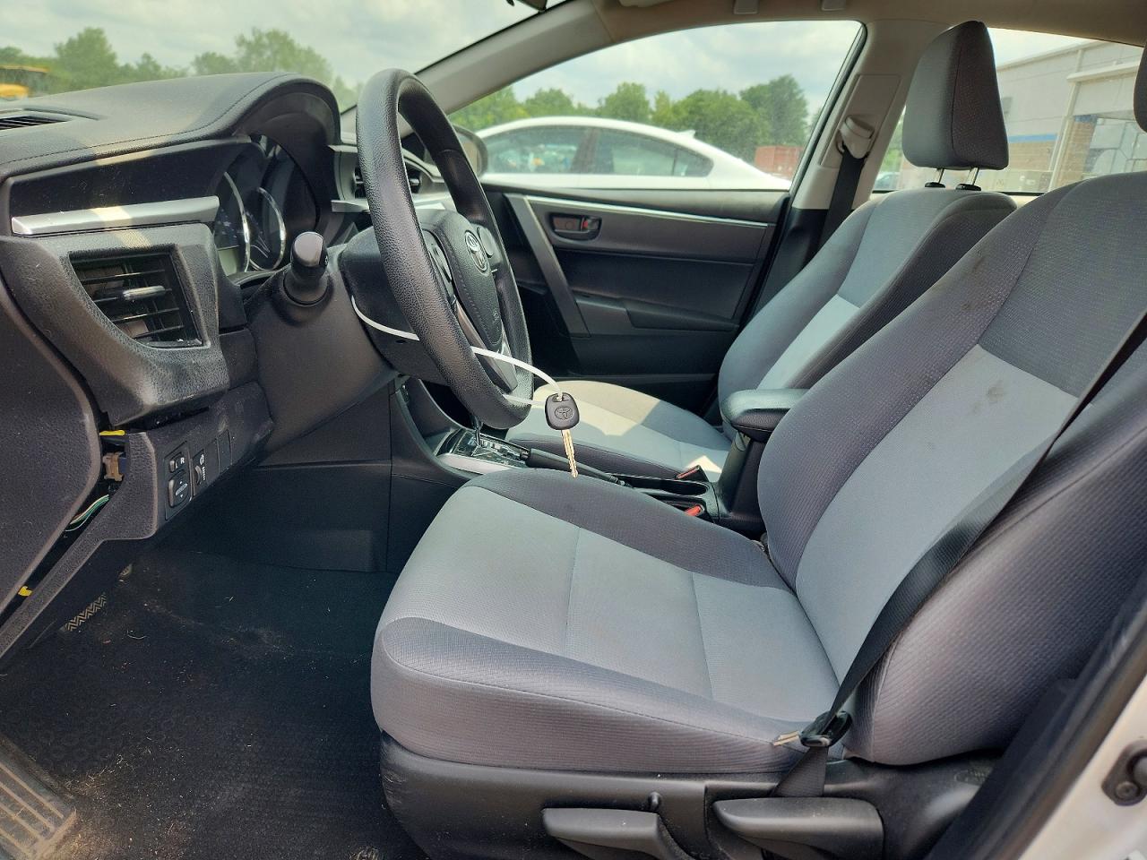 2015 Toyota Corolla L Silver vin: 2T1BURHE4FC357407