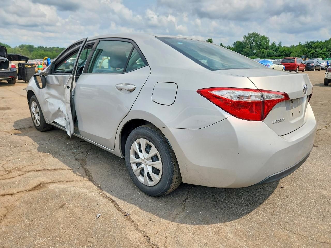 2015 Toyota Corolla L Silver vin: 2T1BURHE4FC357407