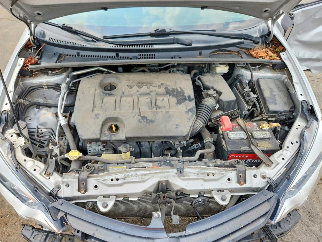 2015 Toyota Corolla L Silver vin: 2T1BURHE4FC357407