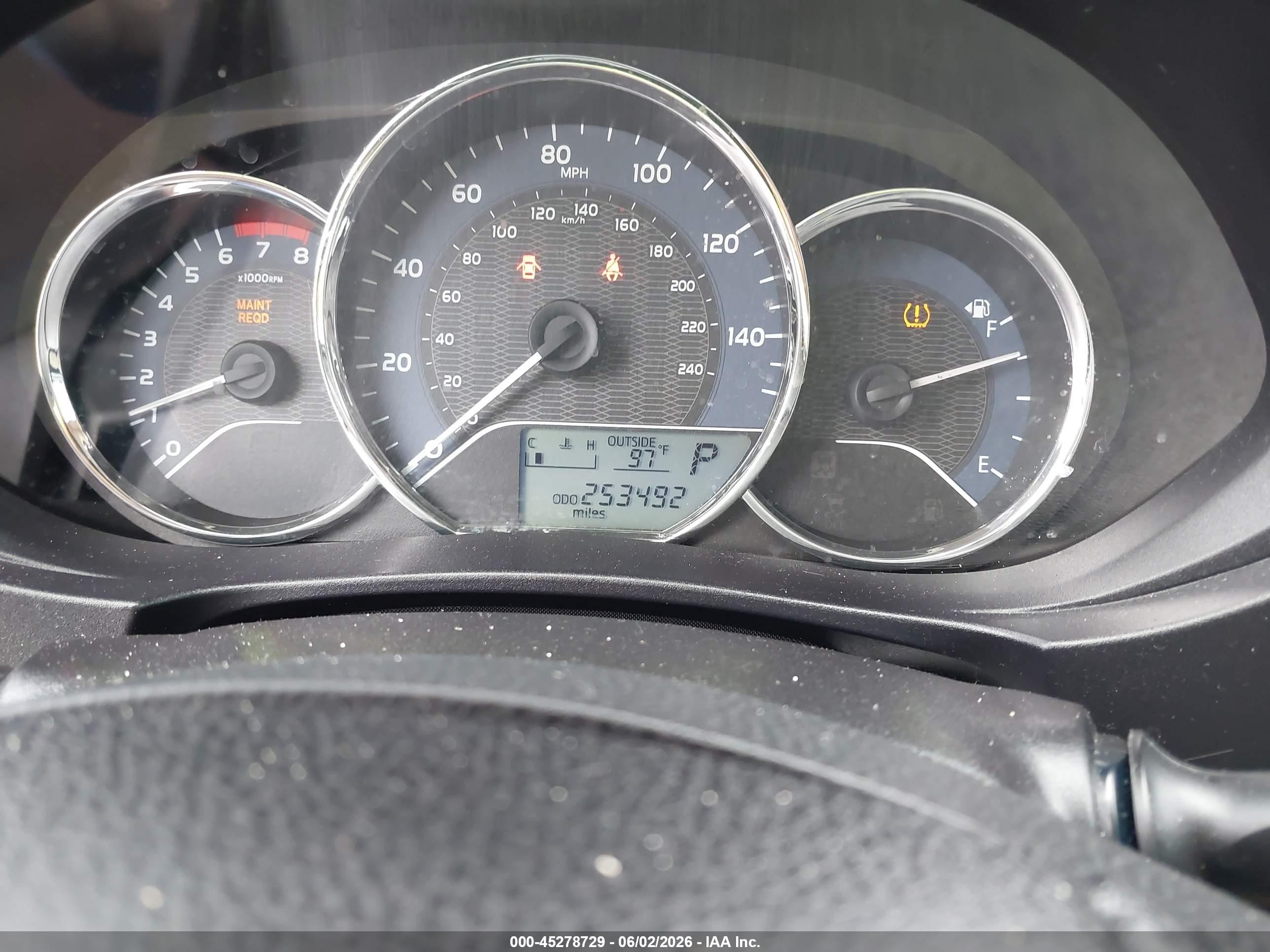 2015 Toyota Corolla Le Красный vin: 2T1BURHE4FC361389