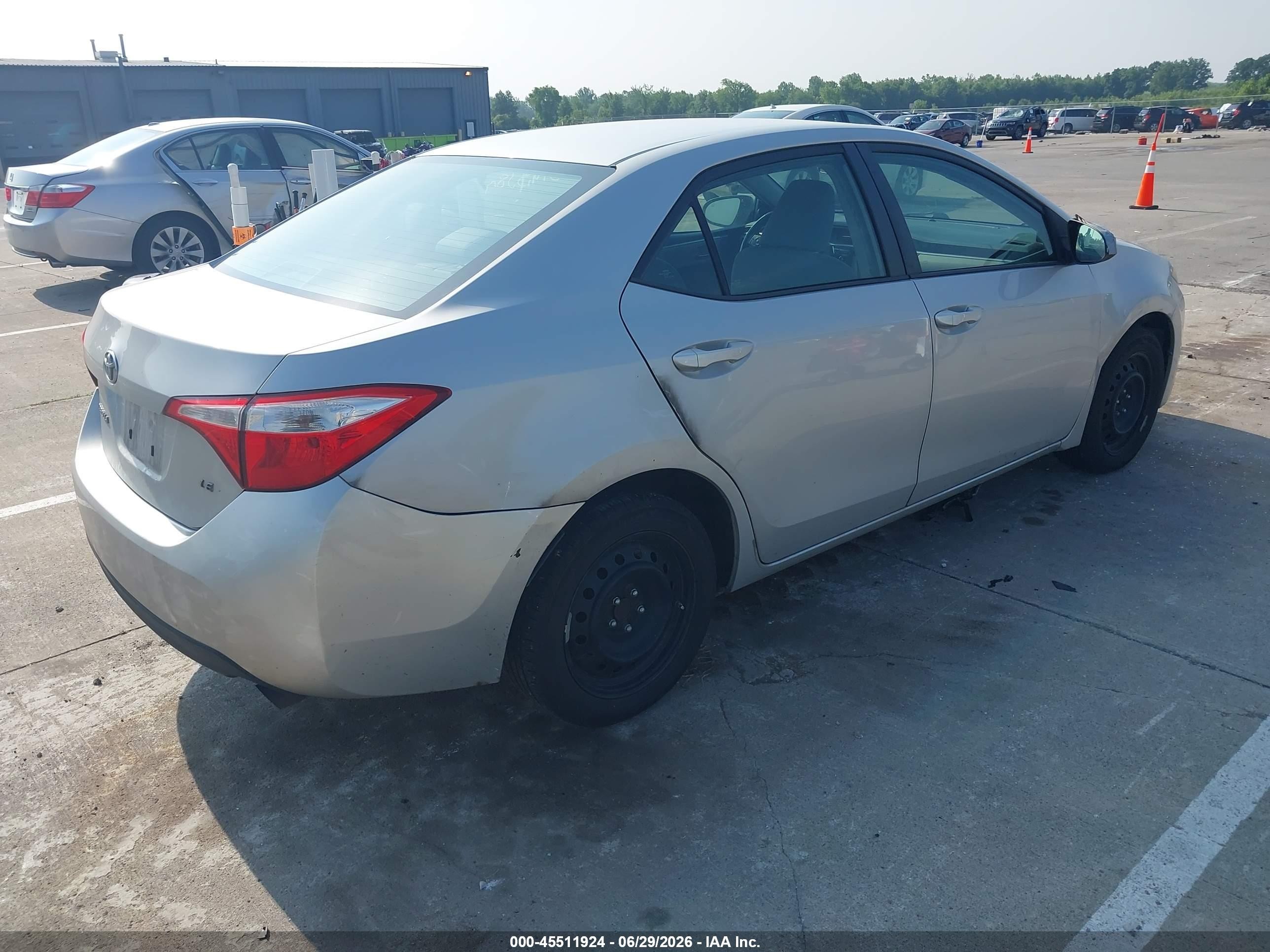 2015 Toyota Corolla Le Серебряный vin: 2T1BURHE4FC370027