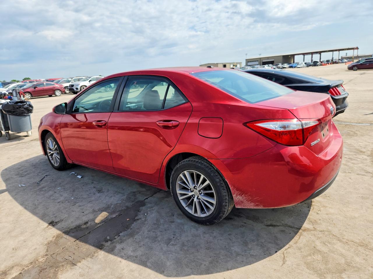 2015 Toyota Corolla Le Premium Red vin: 2T1BURHE4FC378256