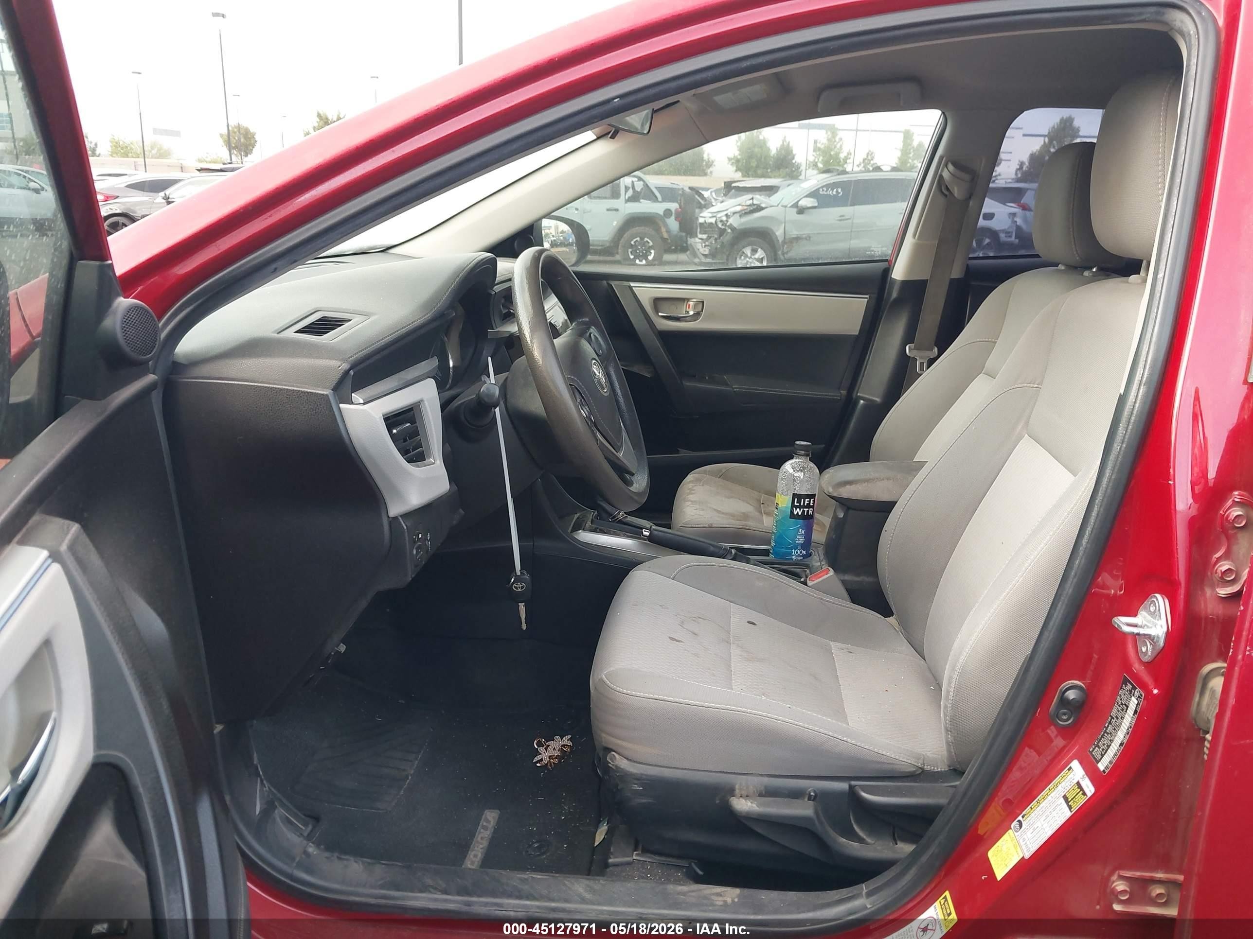 2015 Toyota Corolla Le Red vin: 2T1BURHE4FC397101