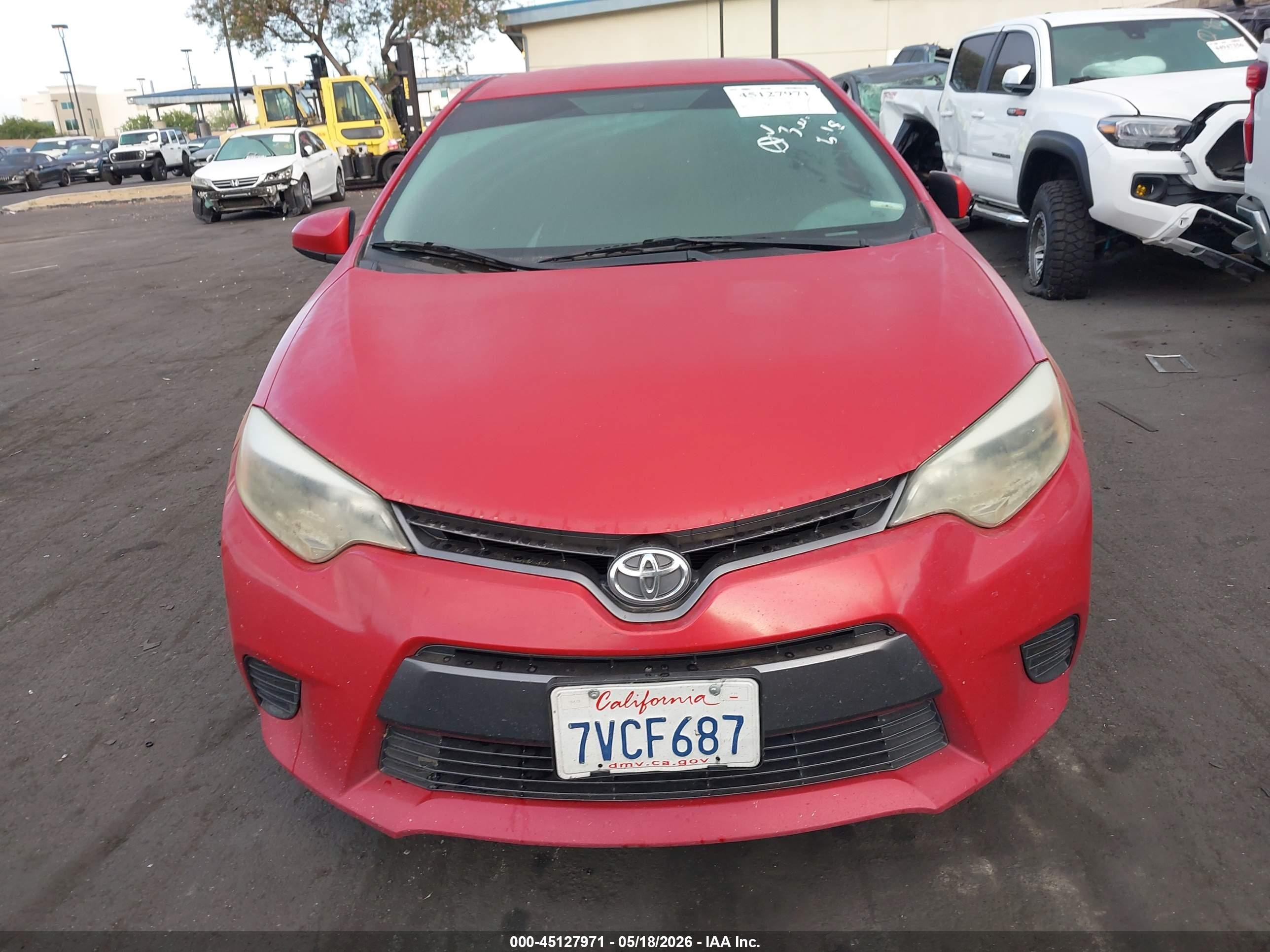 2015 Toyota Corolla Le Red vin: 2T1BURHE4FC397101