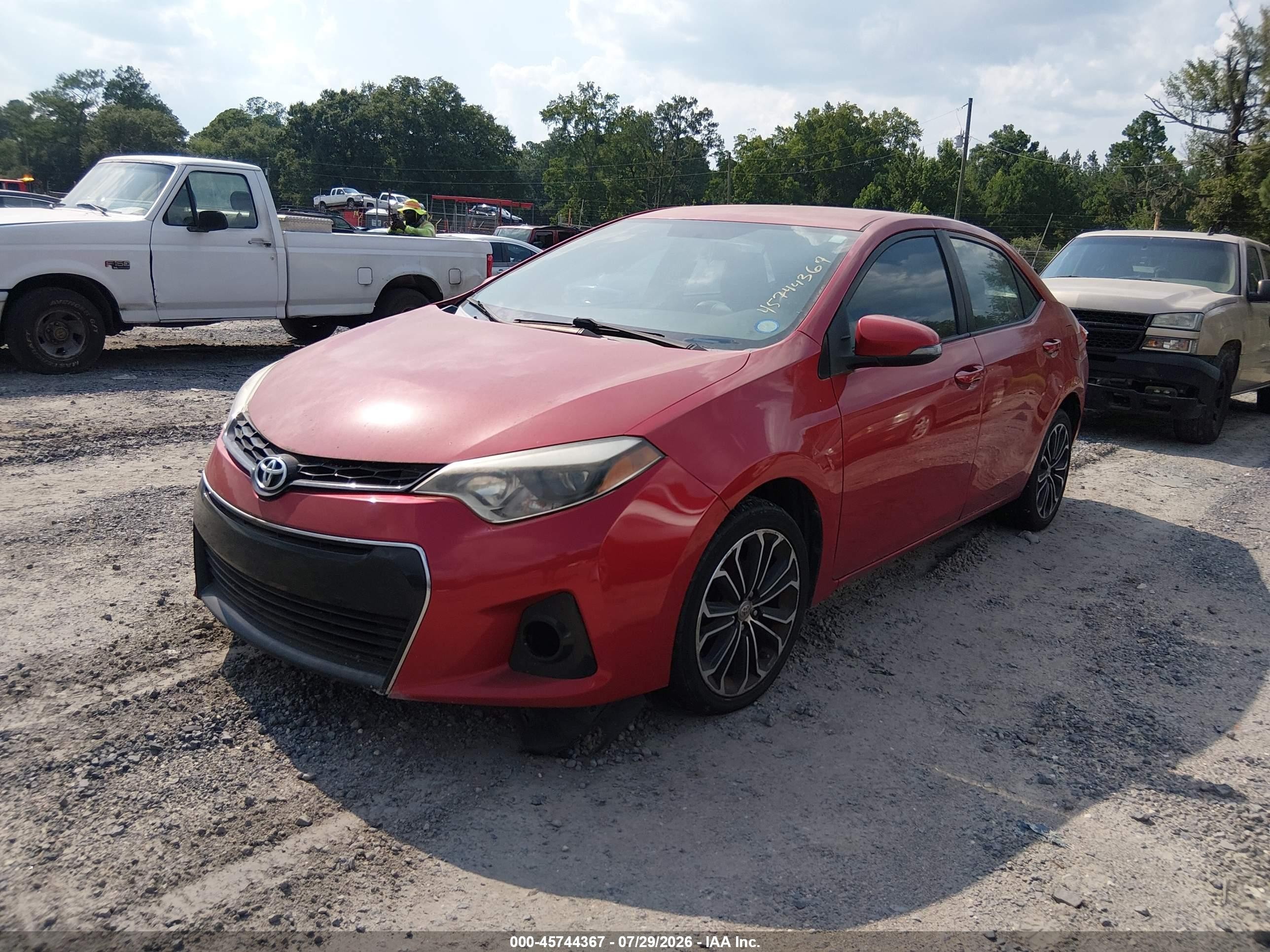 2015 Toyota Corolla S Plus Red vin: 2T1BURHE4FC406654
