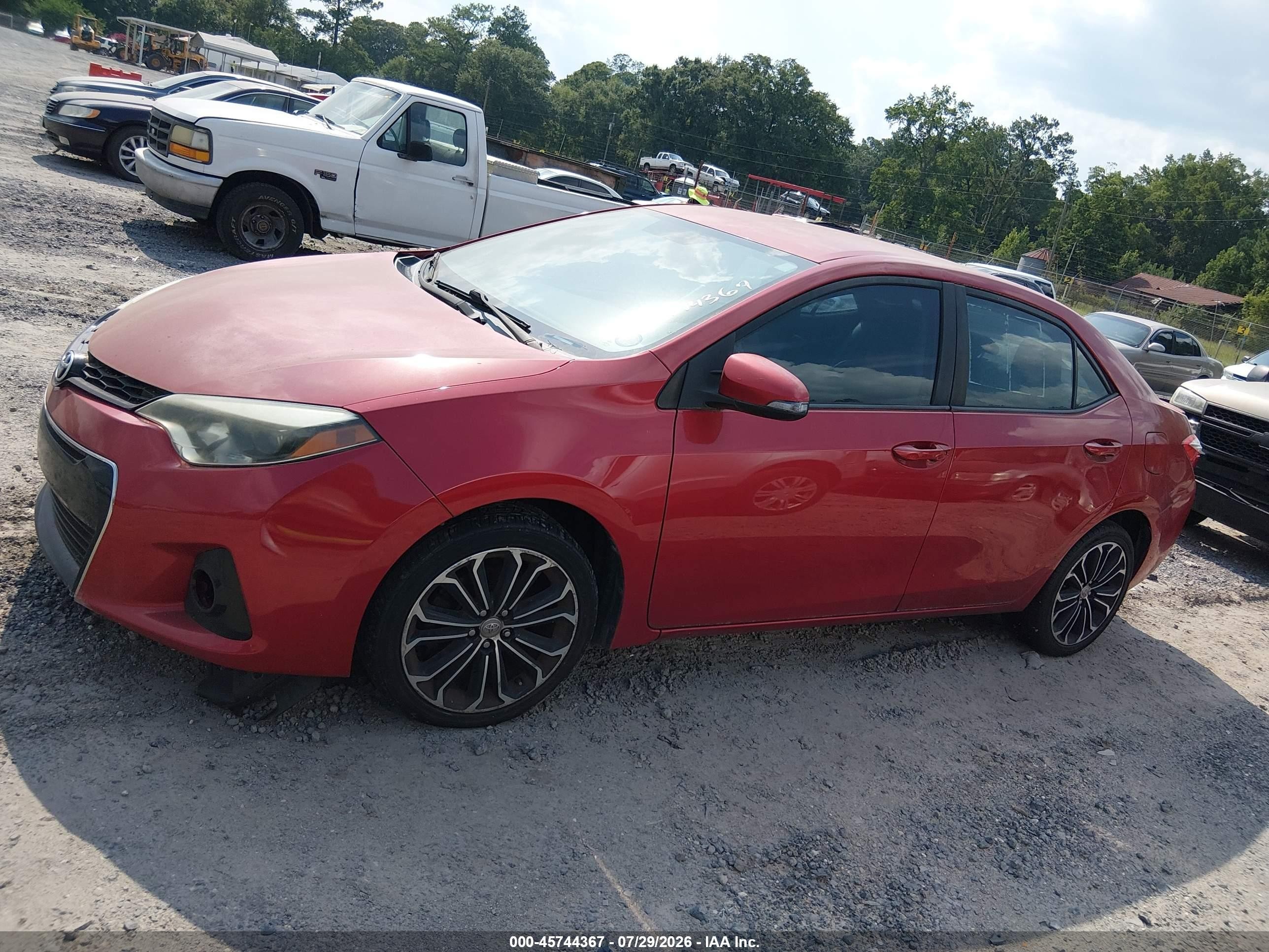 2015 Toyota Corolla S Plus Red vin: 2T1BURHE4FC406654