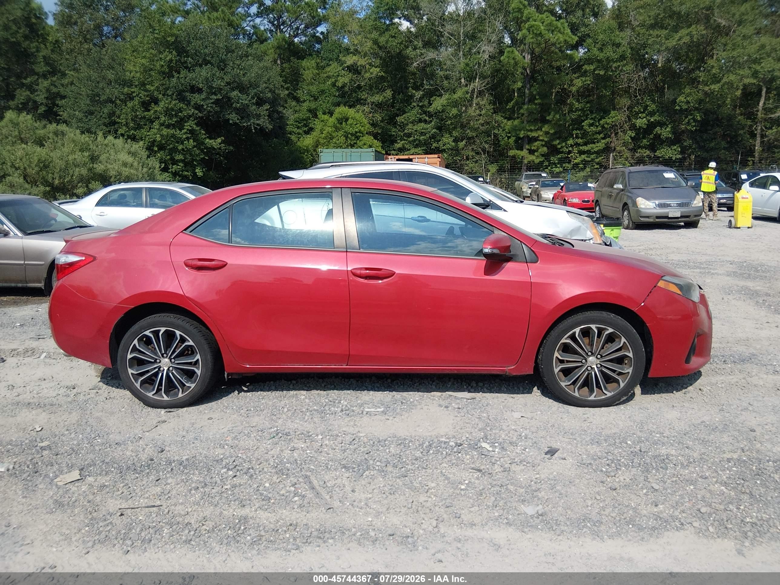 2015 Toyota Corolla S Plus Red vin: 2T1BURHE4FC406654